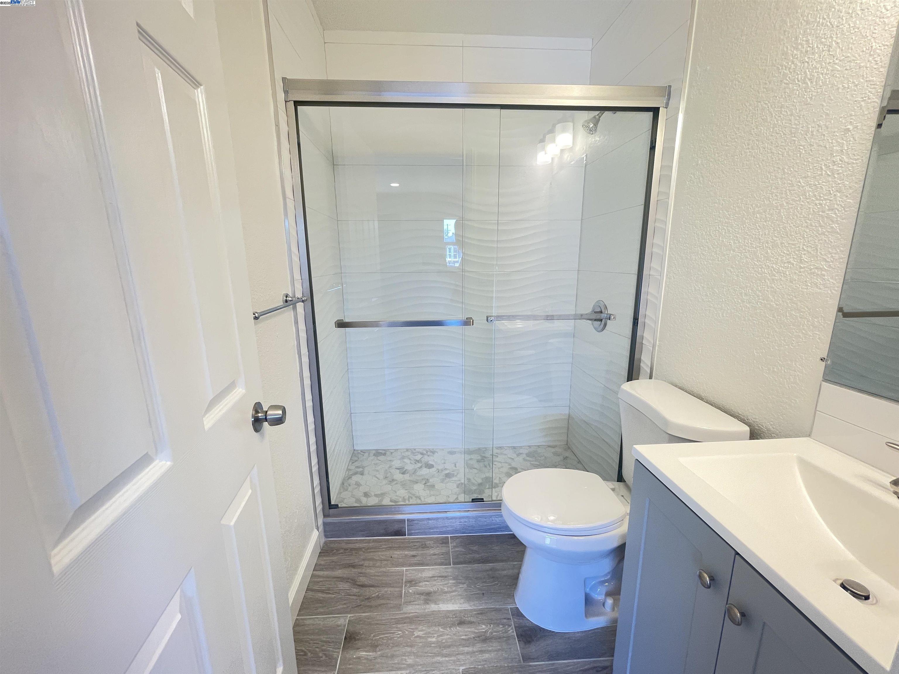 Detail Gallery Image 13 of 14 For 5483 Wadean Pl, Oakland,  CA 94601 - 3 Beds | 2 Baths
