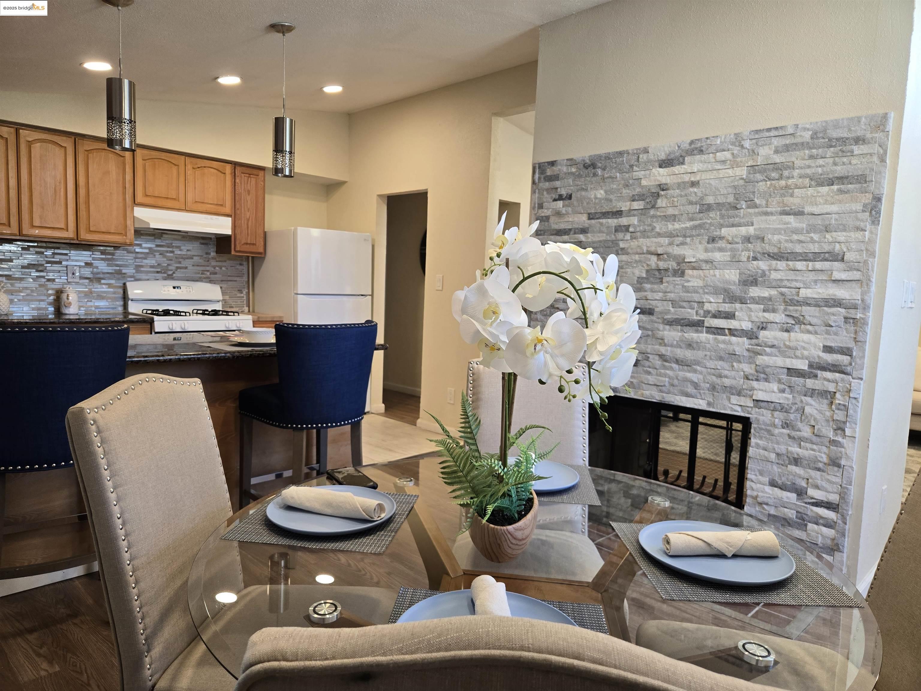 Detail Gallery Image 5 of 15 For 27493 Orlando, Hayward,  CA 94545 - 4 Beds | 3 Baths