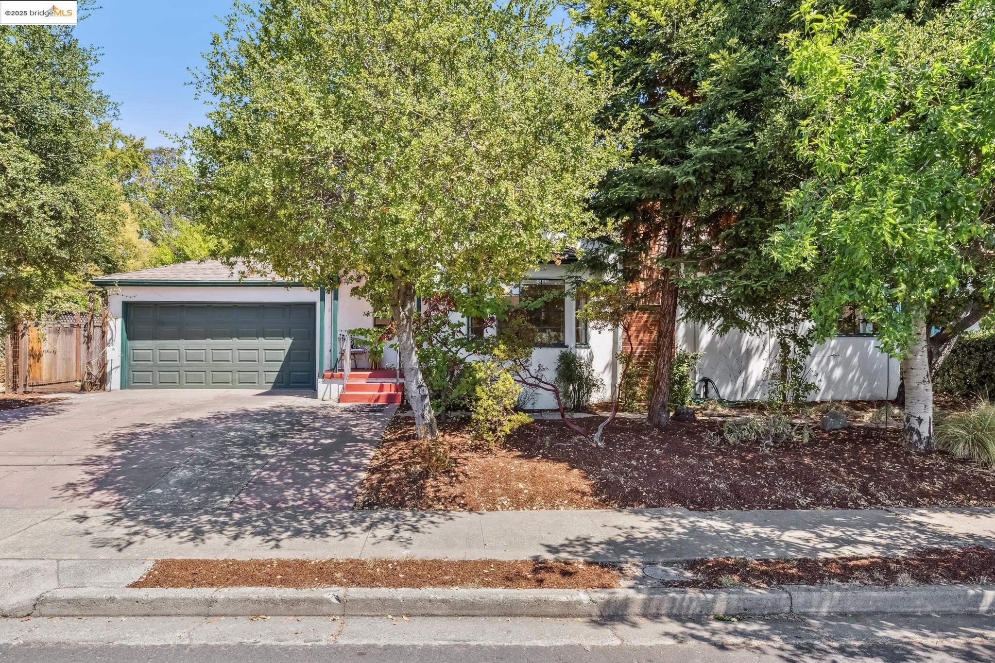 Detail Gallery Image 2 of 46 For 22574 6th St, Hayward,  CA 94541 - 3 Beds | 1 Baths