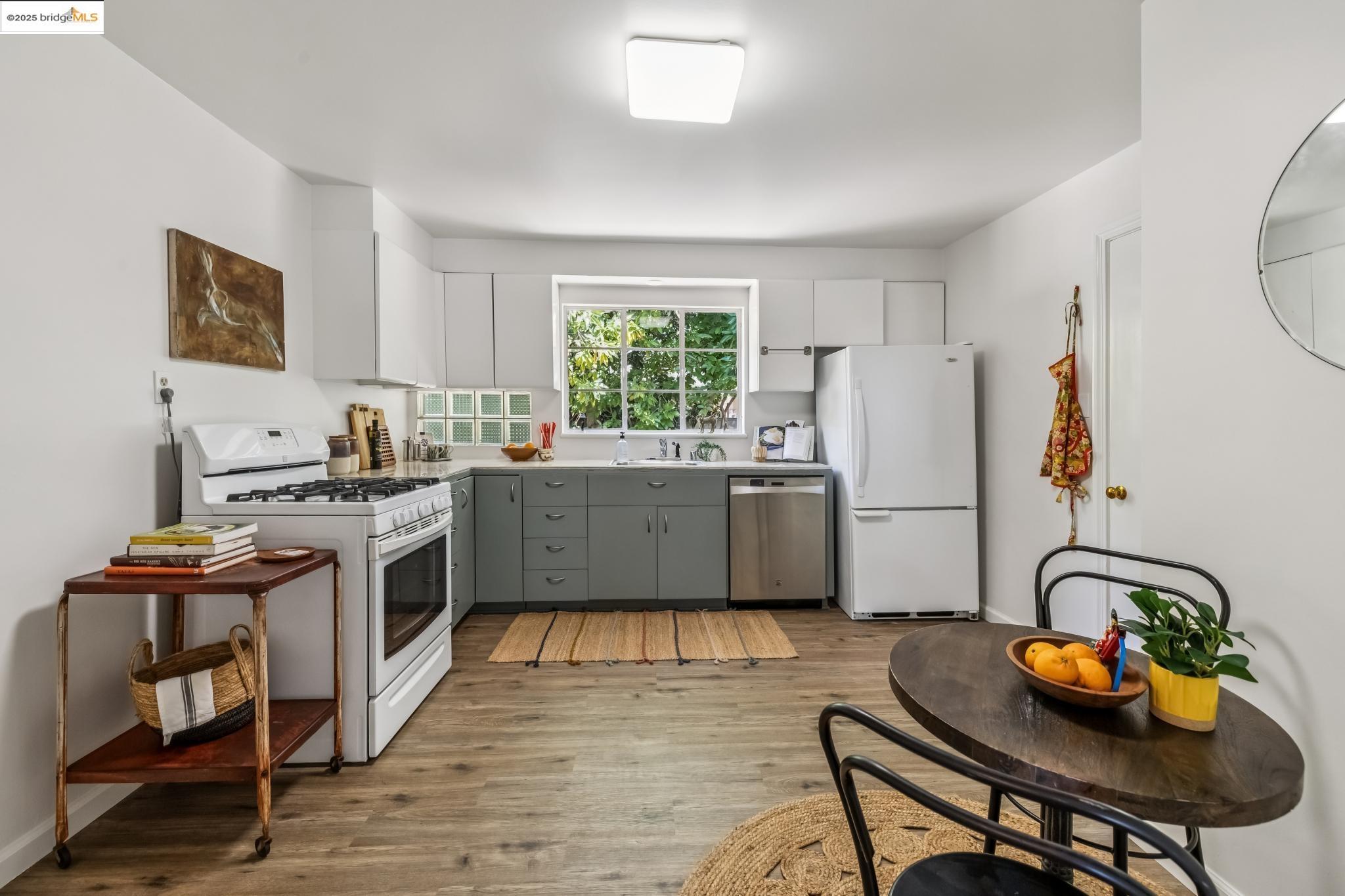 Detail Gallery Image 17 of 46 For 22574 6th St, Hayward,  CA 94541 - 3 Beds | 1 Baths