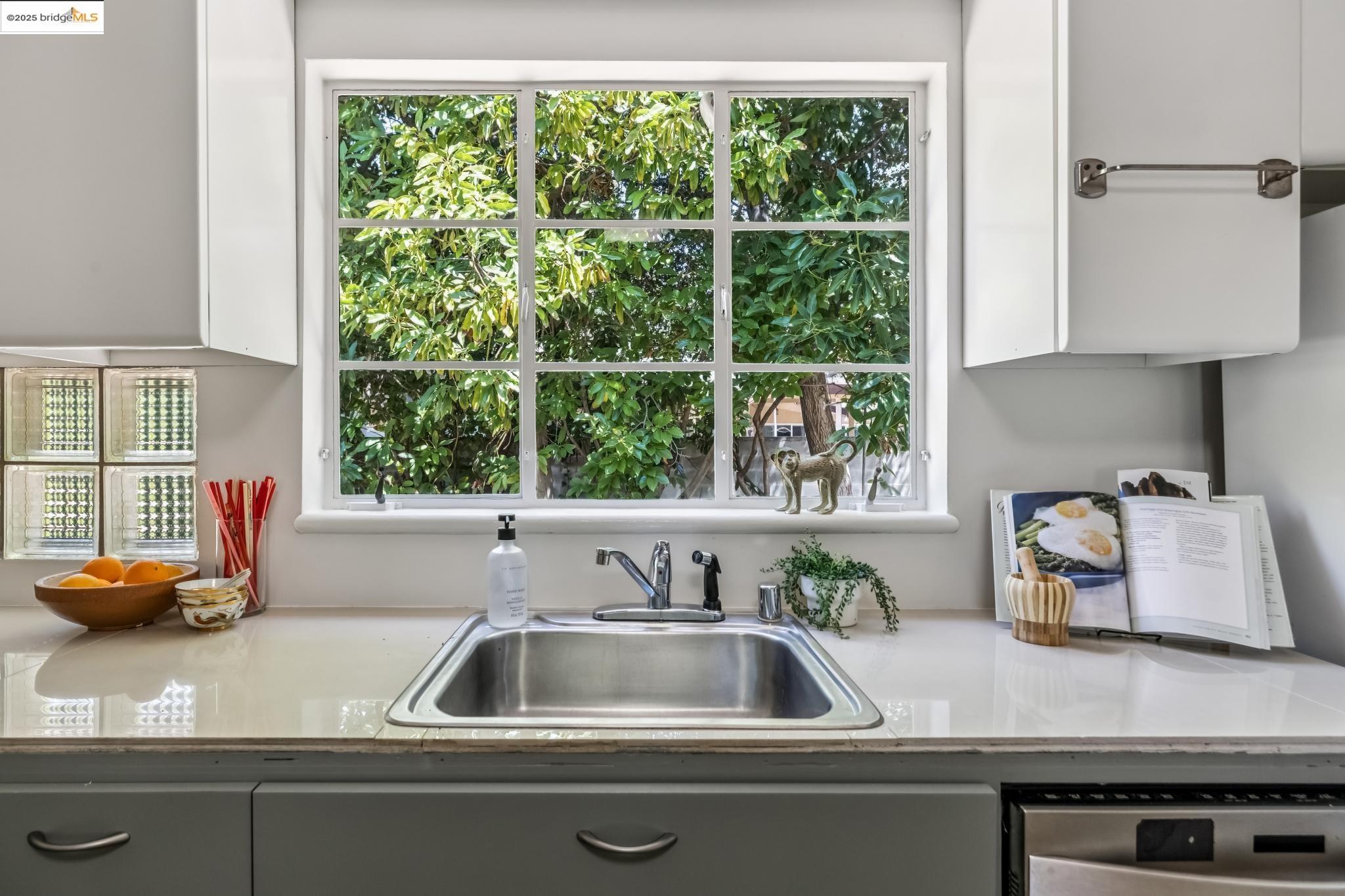 Detail Gallery Image 20 of 46 For 22574 6th St, Hayward,  CA 94541 - 3 Beds | 1 Baths