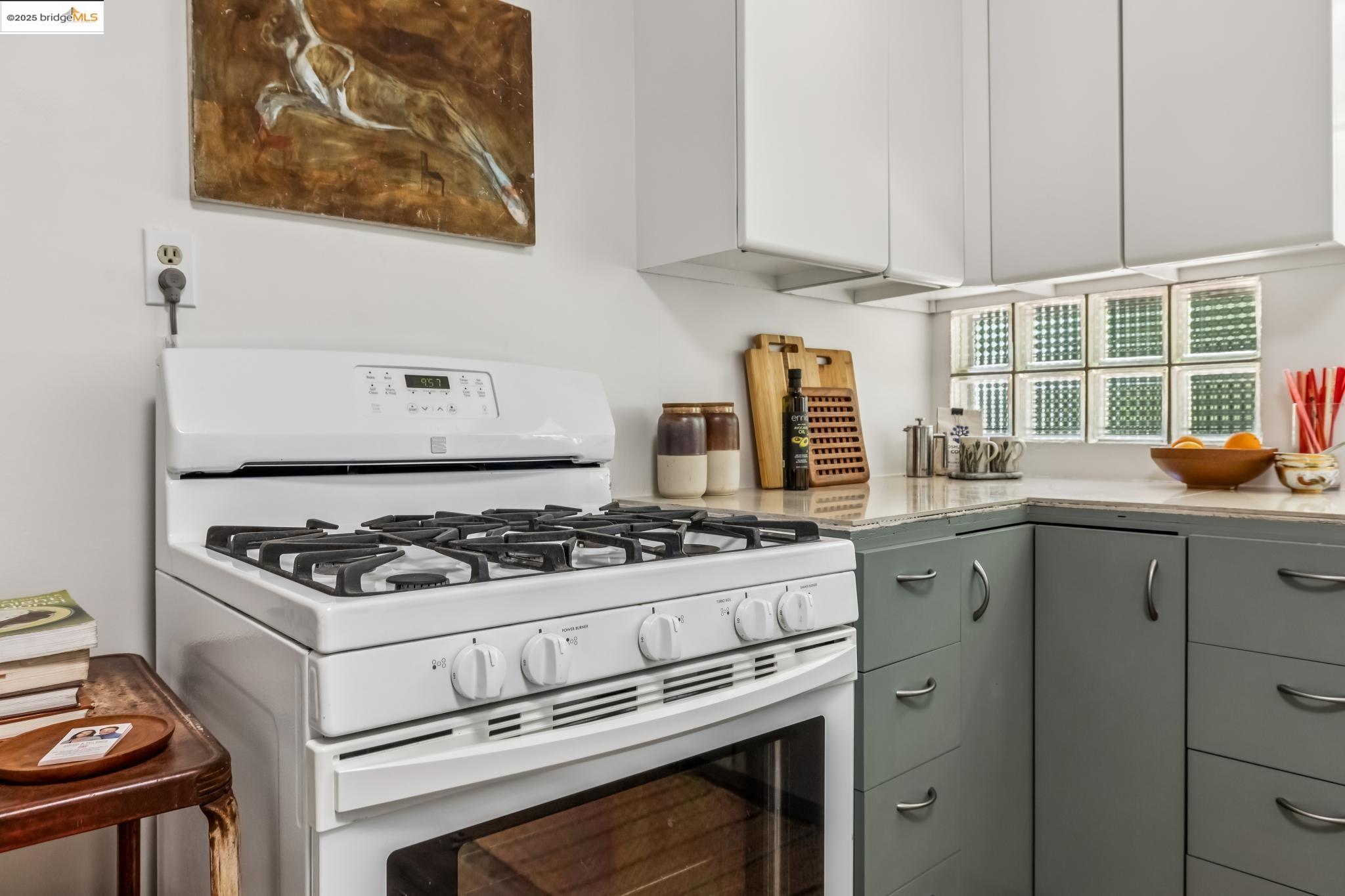 Detail Gallery Image 22 of 46 For 22574 6th St, Hayward,  CA 94541 - 3 Beds | 1 Baths