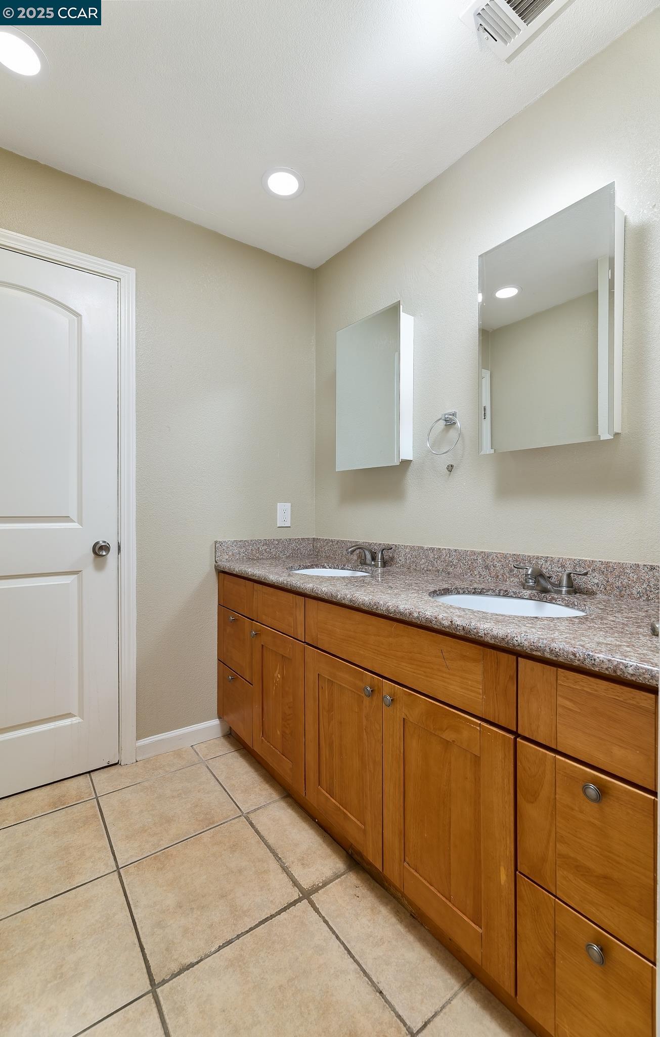 Detail Gallery Image 6 of 29 For 1406 Magazine St, Vallejo,  CA 94591 - 4 Beds | 1/1 Baths
