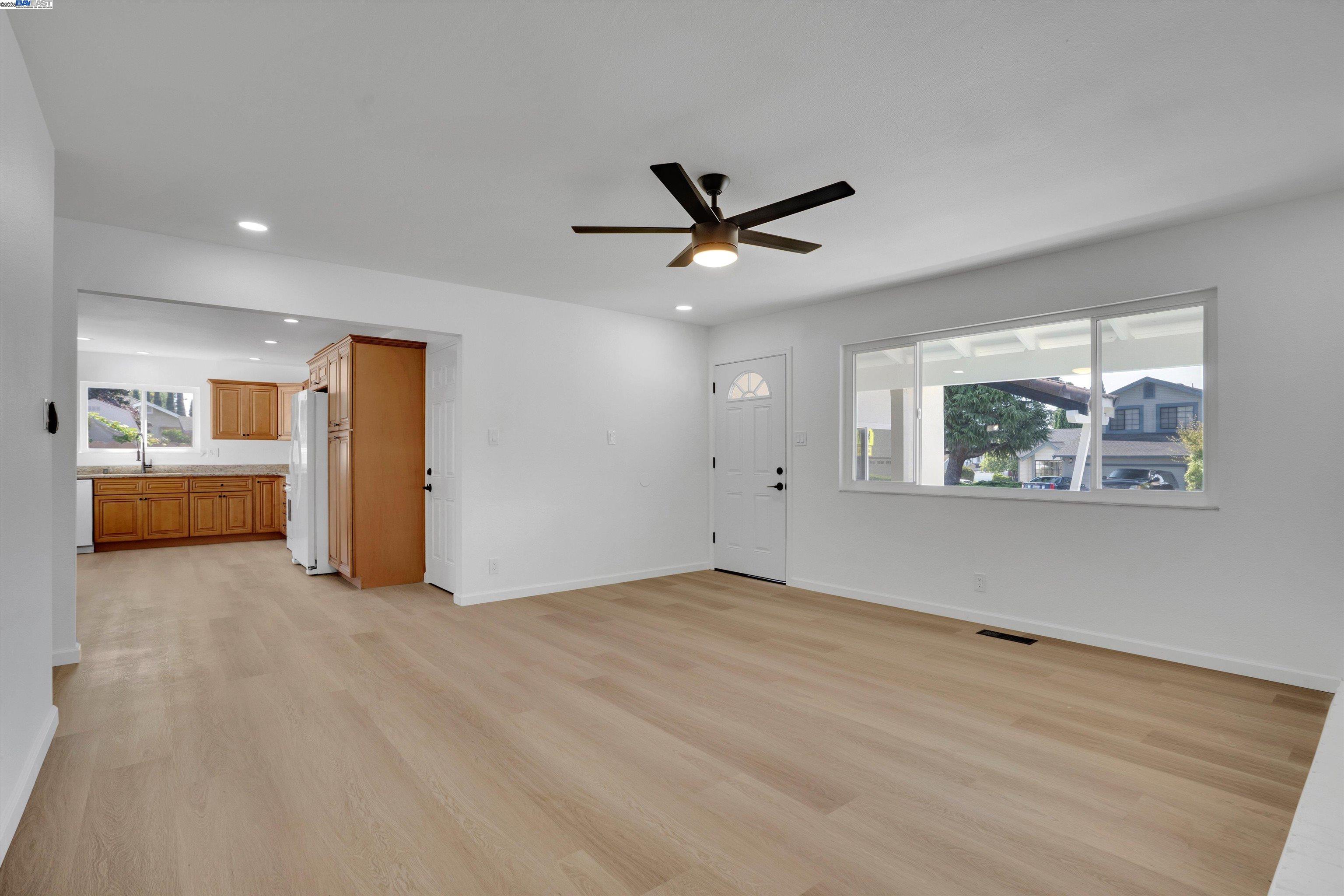 Detail Gallery Image 13 of 36 For 3596 Christensen Ln, Castro Valley,  CA 94546 - 3 Beds | 2 Baths