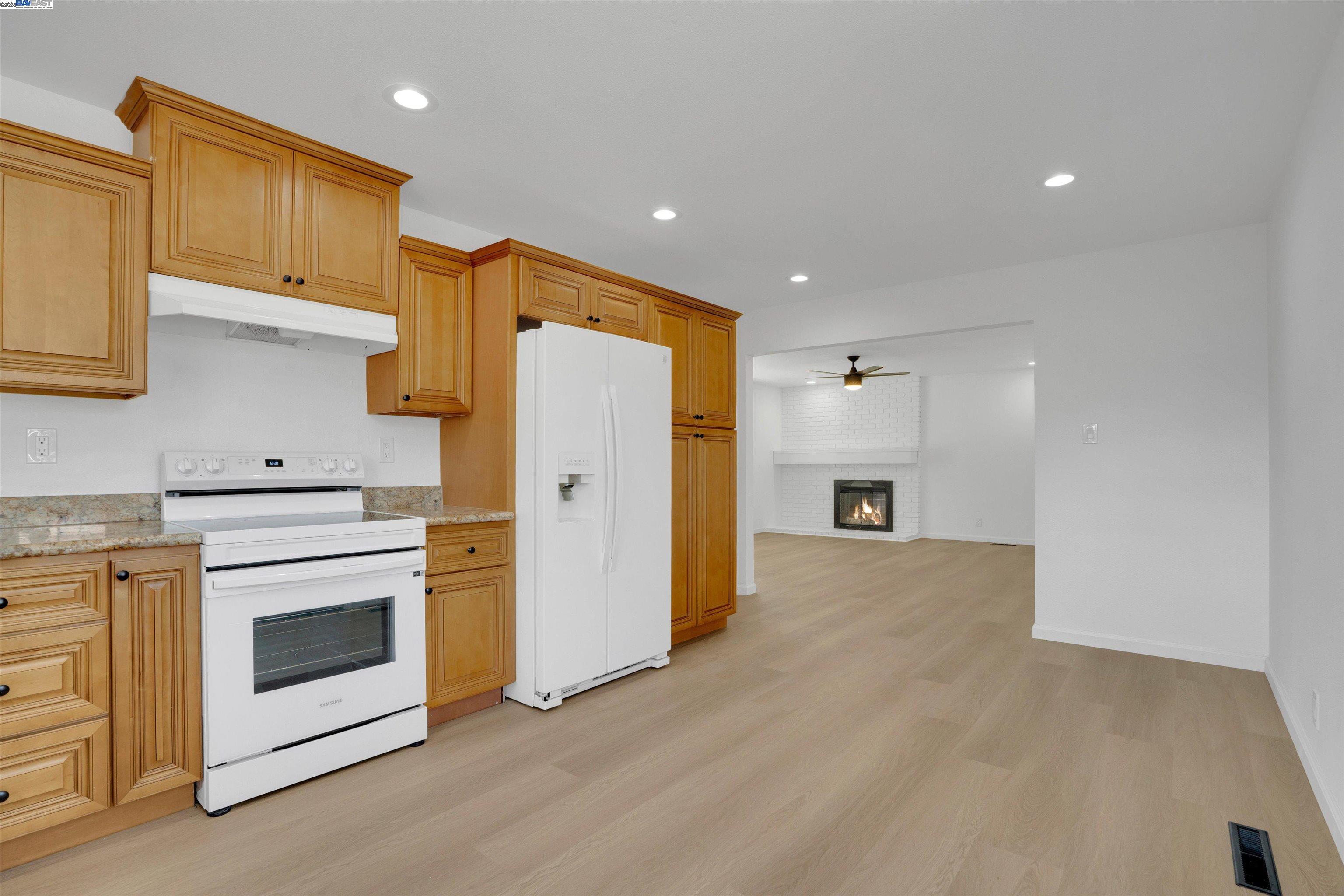 Detail Gallery Image 15 of 36 For 3596 Christensen Ln, Castro Valley,  CA 94546 - 3 Beds | 2 Baths