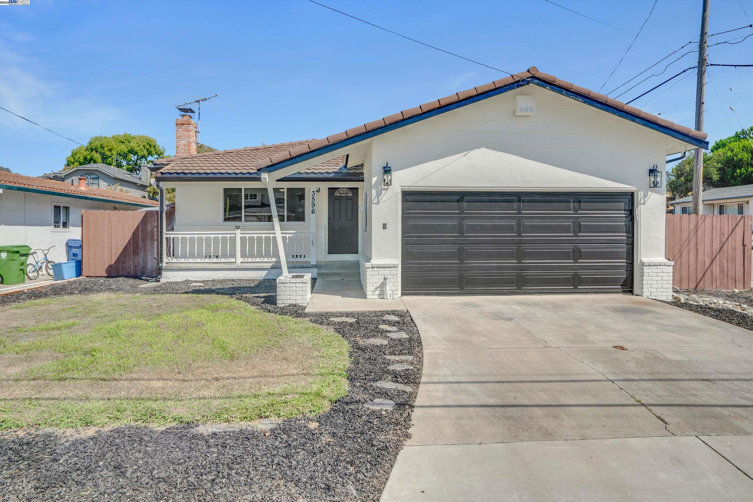 Detail Gallery Image 19 of 36 For 3596 Christensen Ln, Castro Valley,  CA 94546 - 3 Beds | 2 Baths