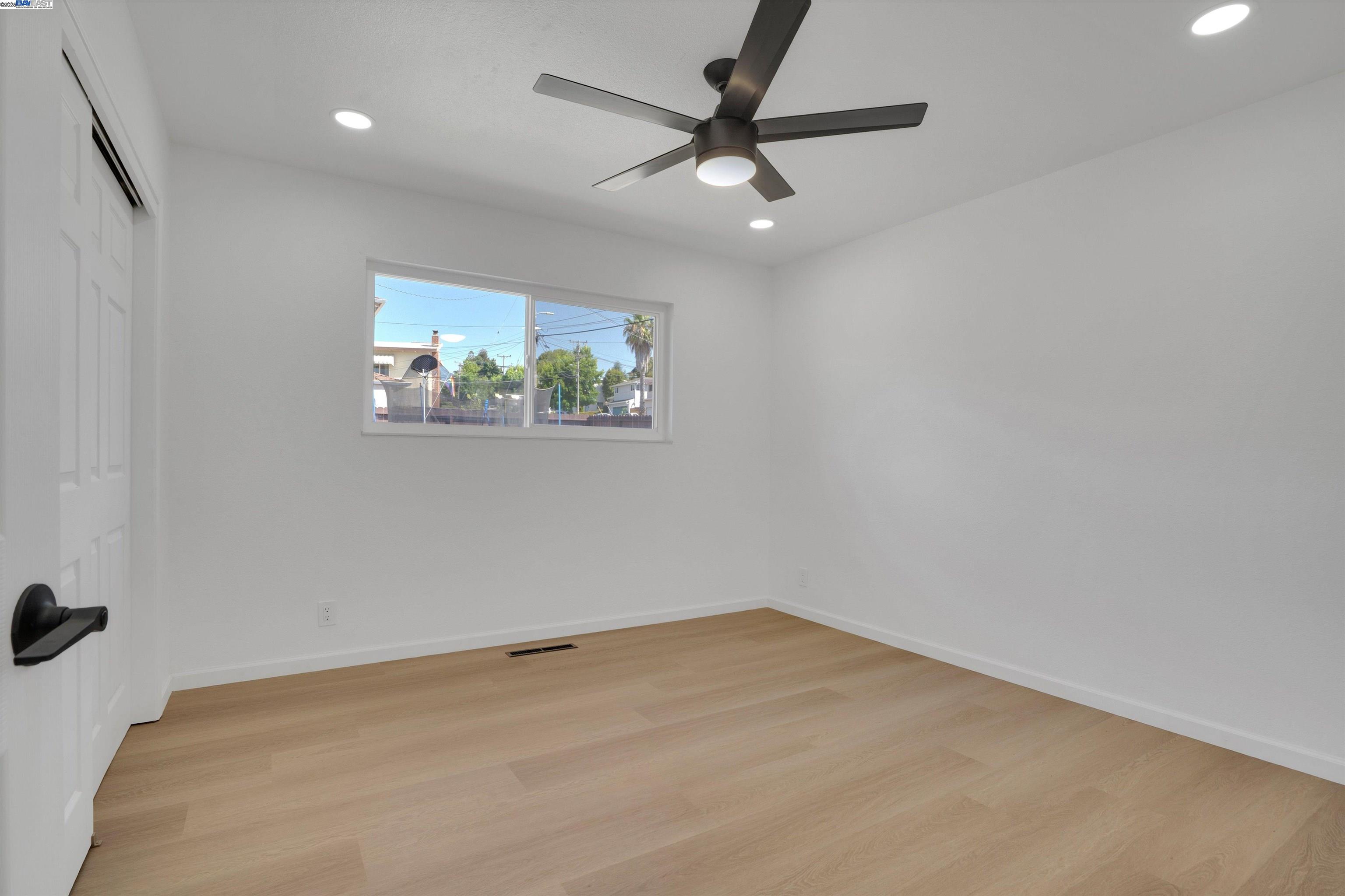 Detail Gallery Image 20 of 36 For 3596 Christensen Ln, Castro Valley,  CA 94546 - 3 Beds | 2 Baths