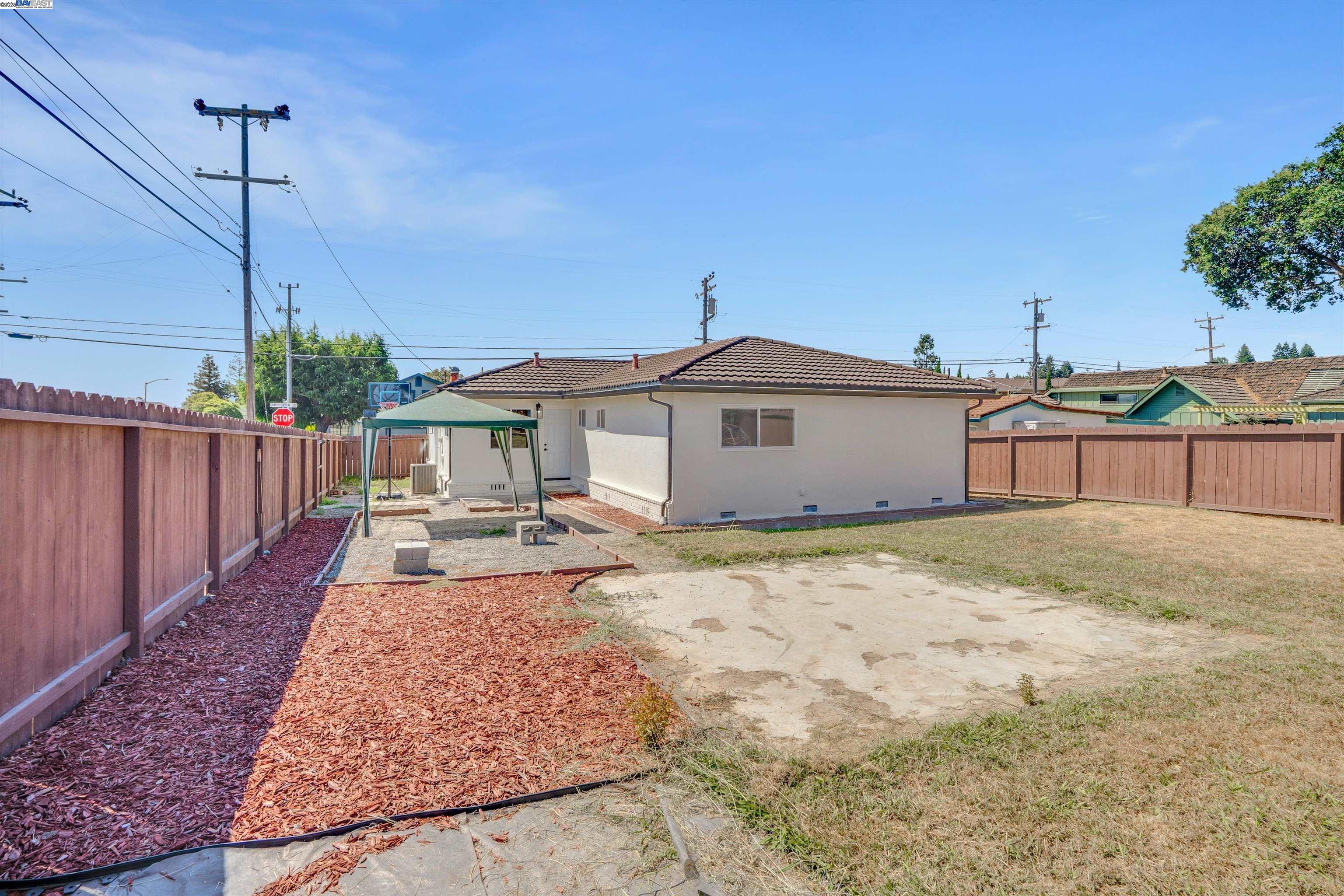 Detail Gallery Image 26 of 36 For 3596 Christensen Ln, Castro Valley,  CA 94546 - 3 Beds | 2 Baths