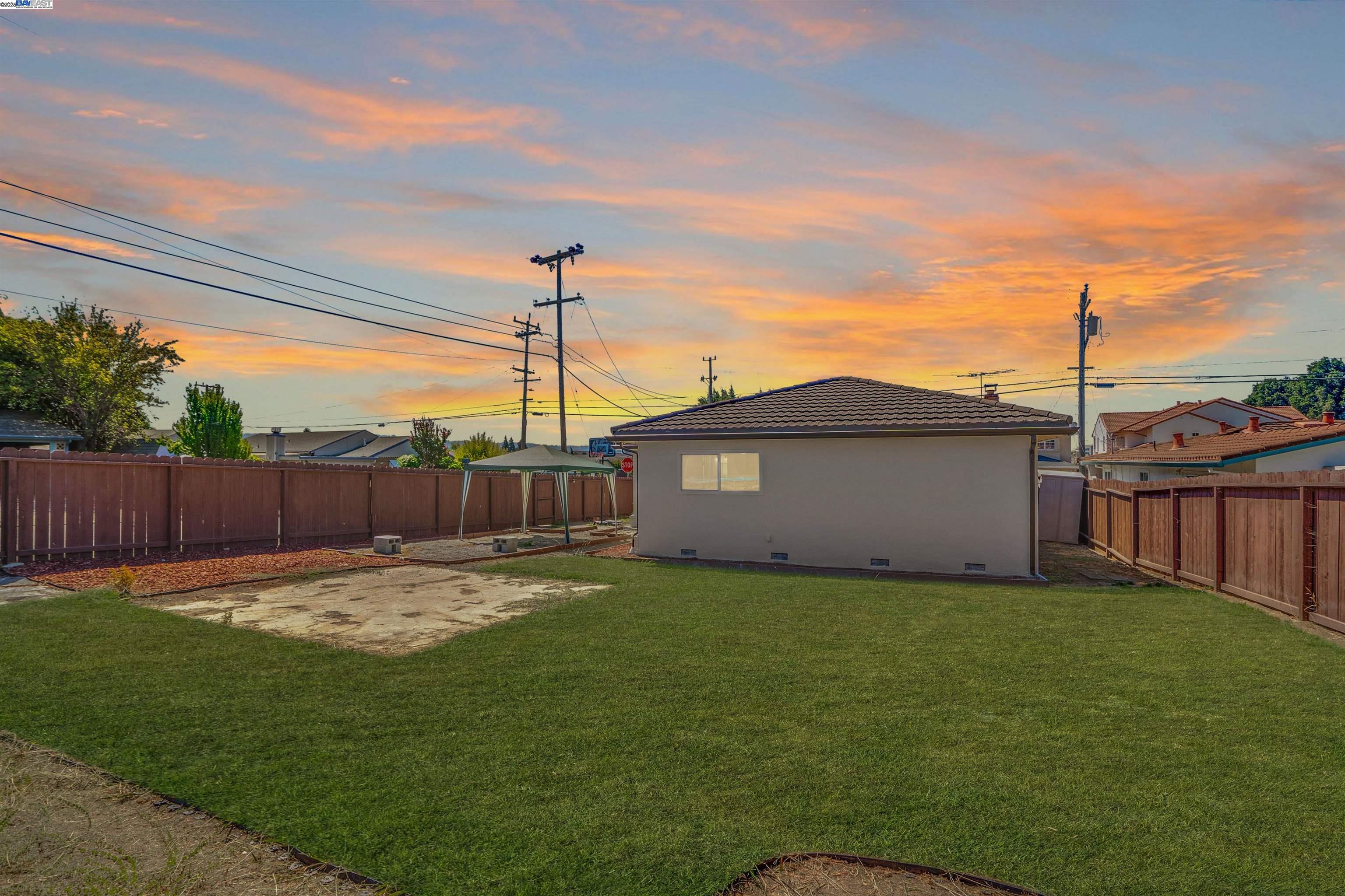 Detail Gallery Image 28 of 36 For 3596 Christensen Ln, Castro Valley,  CA 94546 - 3 Beds | 2 Baths