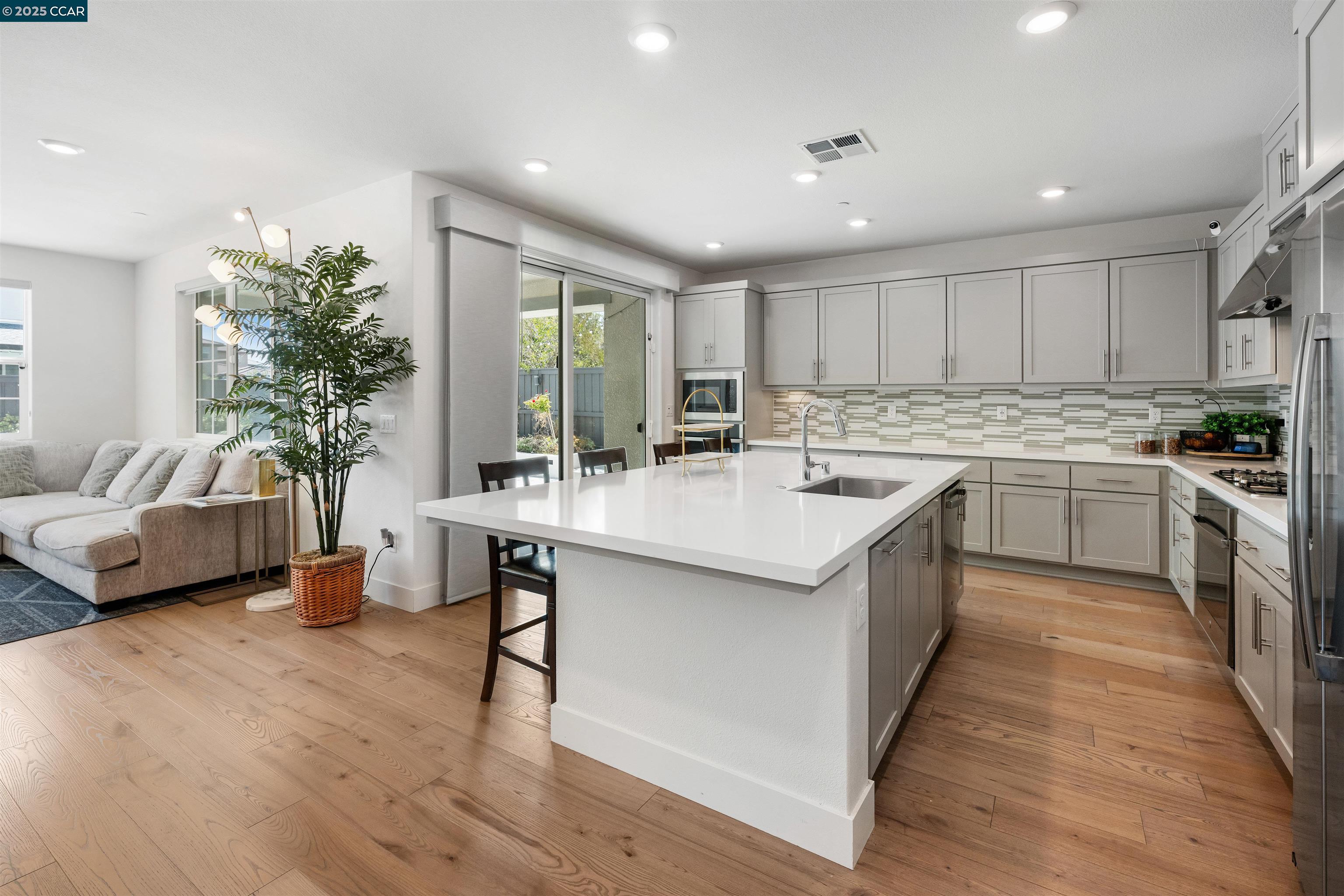 Detail Gallery Image 15 of 46 For 6274 Carousel Ave, Tracy,  CA 95377 - 5 Beds | 4/1 Baths