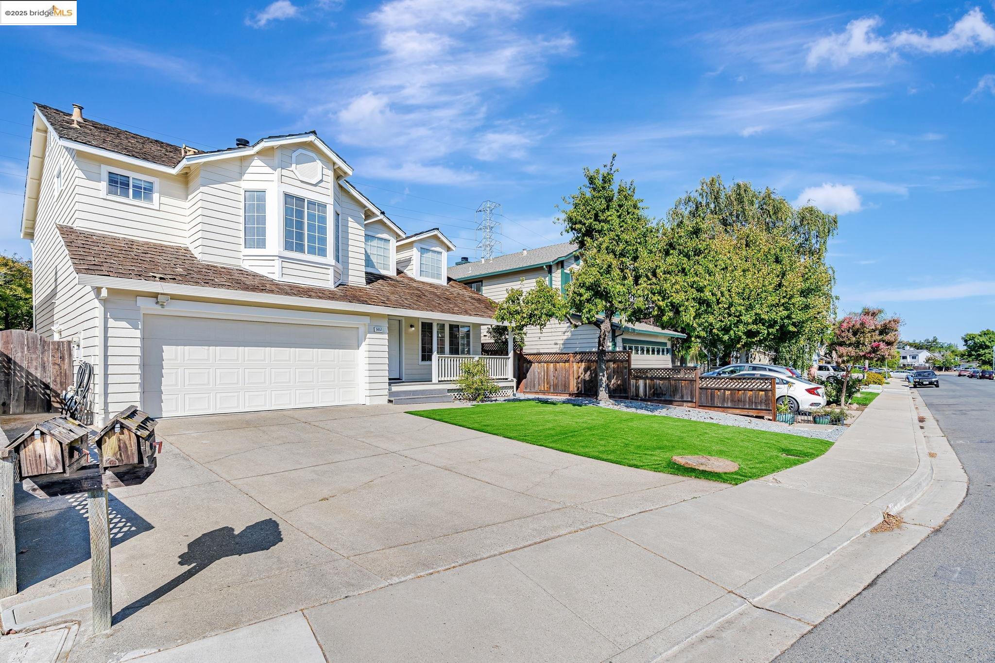 Detail Gallery Image 2 of 43 For 5052 Perry Way, Antioch,  CA 94531-8414 - 4 Beds | 3 Baths