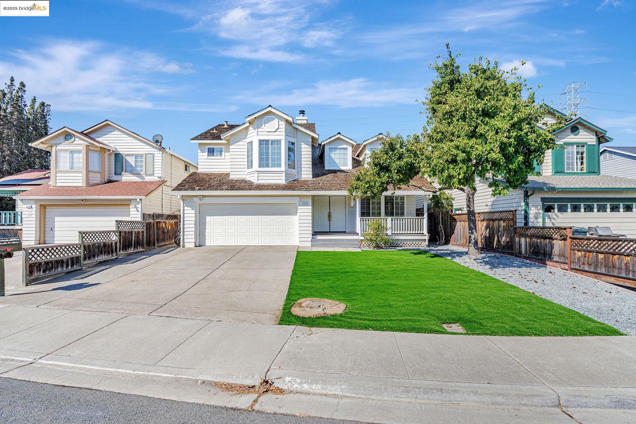Detail Gallery Image 4 of 43 For 5052 Perry Way, Antioch,  CA 94531-8414 - 4 Beds | 3 Baths