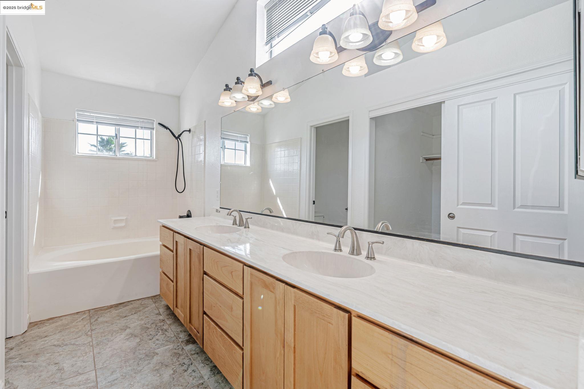 Detail Gallery Image 34 of 43 For 5052 Perry Way, Antioch,  CA 94531-8414 - 4 Beds | 3 Baths
