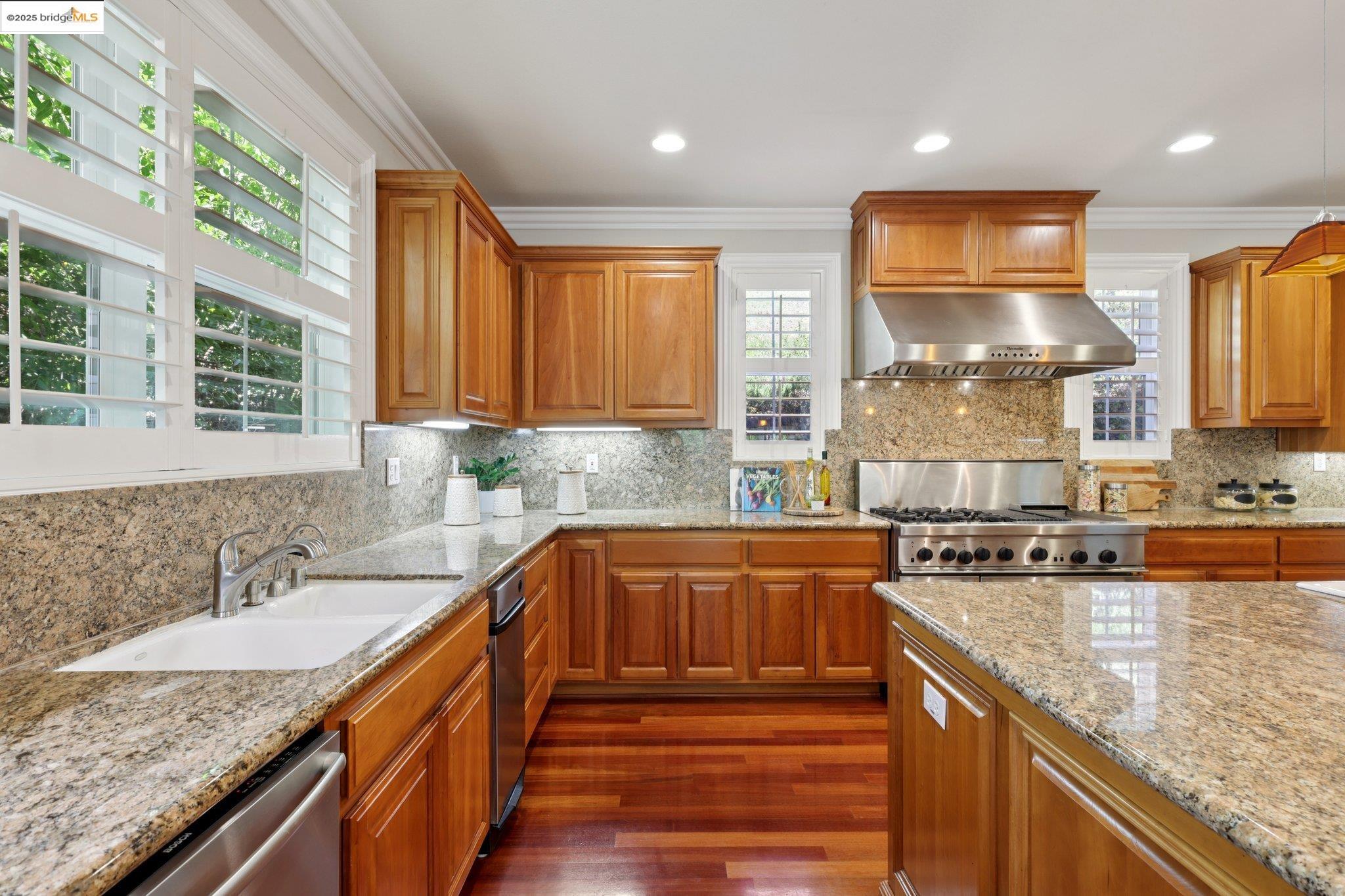 Detail Gallery Image 26 of 58 For 125 Mystic Pl, Alamo,  CA 94507 - 5 Beds | 4/1 Baths