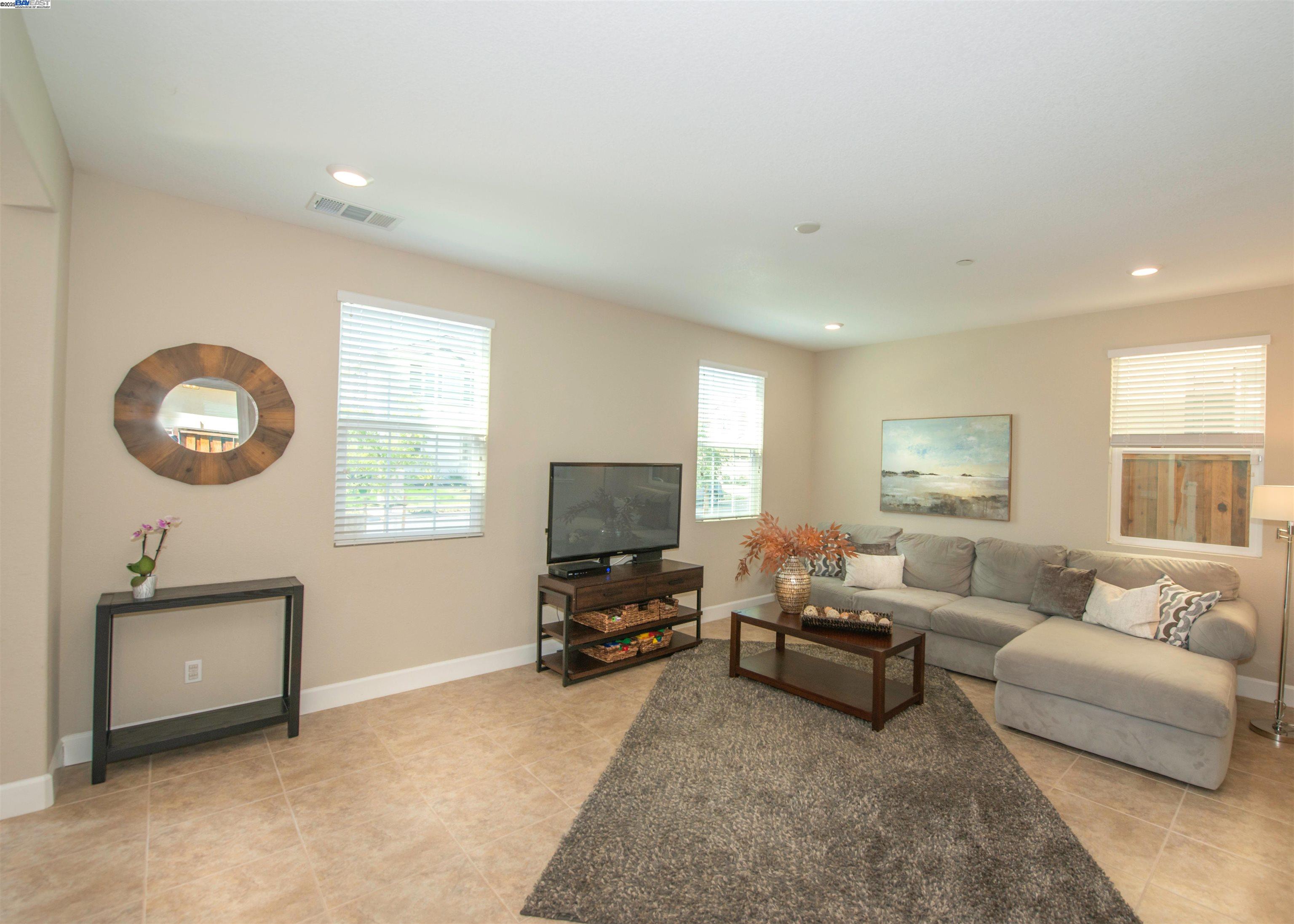 Detail Gallery Image 2 of 9 For 2049 Salice Way, Brentwood,  CA 94513 - 4 Beds | 3 Baths