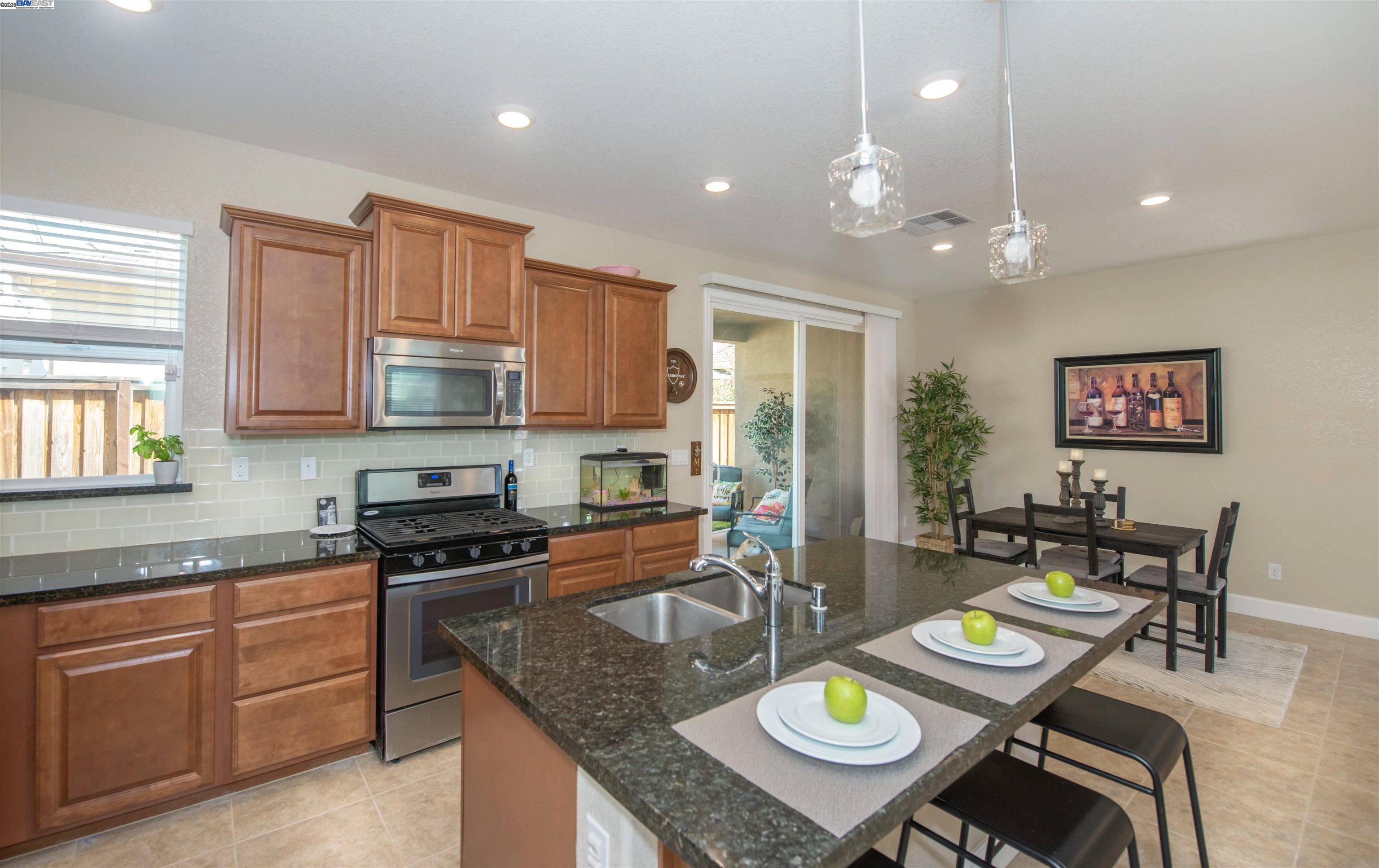 Detail Gallery Image 4 of 9 For 2049 Salice Way, Brentwood,  CA 94513 - 4 Beds | 3 Baths