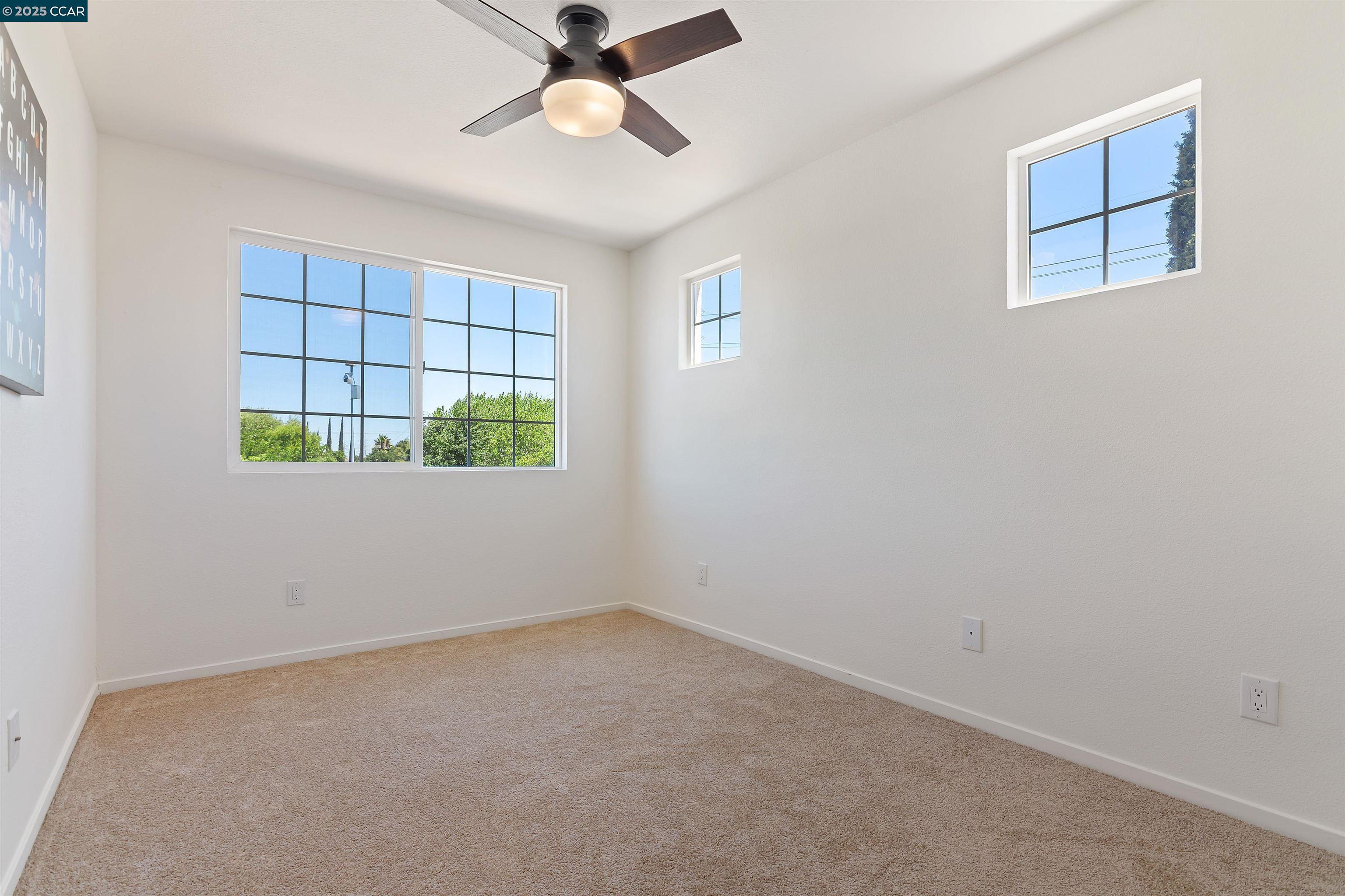 Detail Gallery Image 5 of 6 For 105 Salinas Ct, Pittsburg,  CA 94565 - 5 Beds | 2/1 Baths