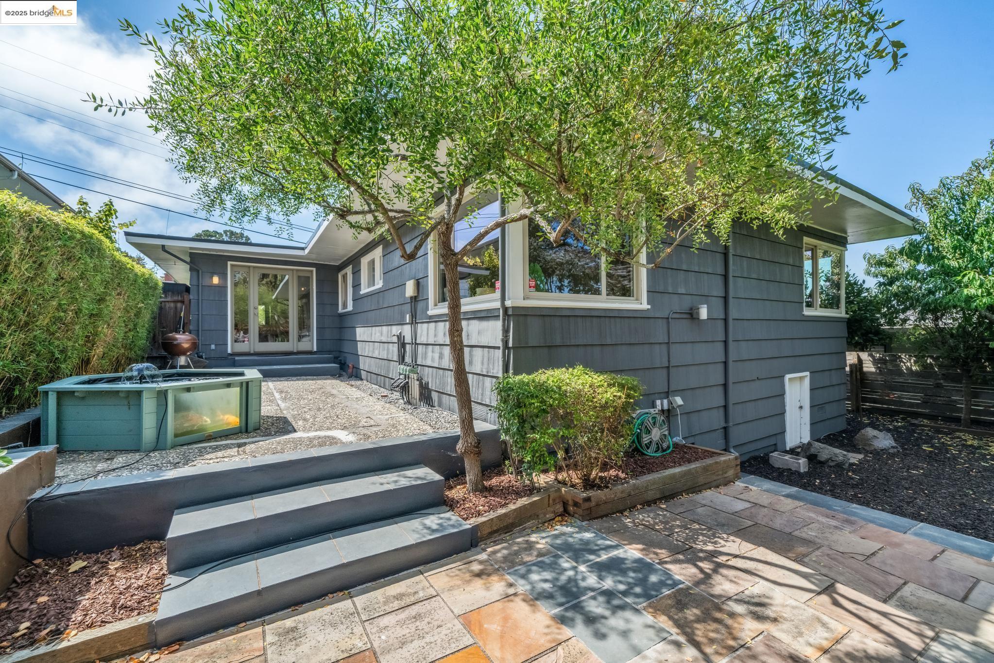 Detail Gallery Image 27 of 60 For 6545 Alta Vista Dr, El Cerrito,  CA 94530 - 2 Beds | 1 Baths