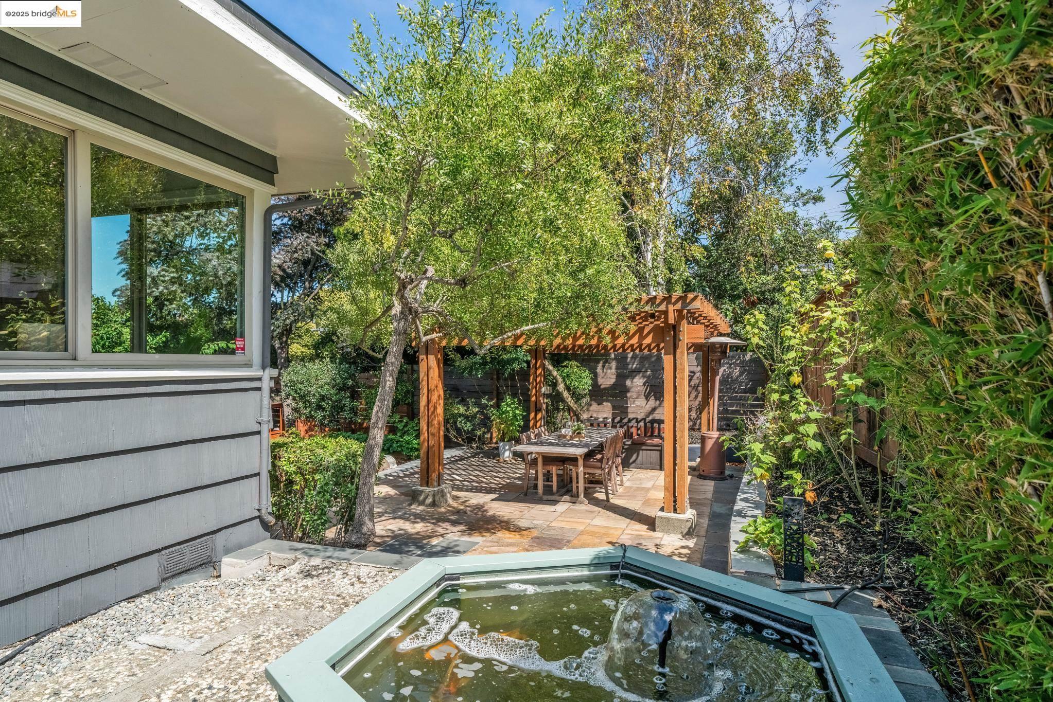 Detail Gallery Image 28 of 60 For 6545 Alta Vista Dr, El Cerrito,  CA 94530 - 2 Beds | 1 Baths