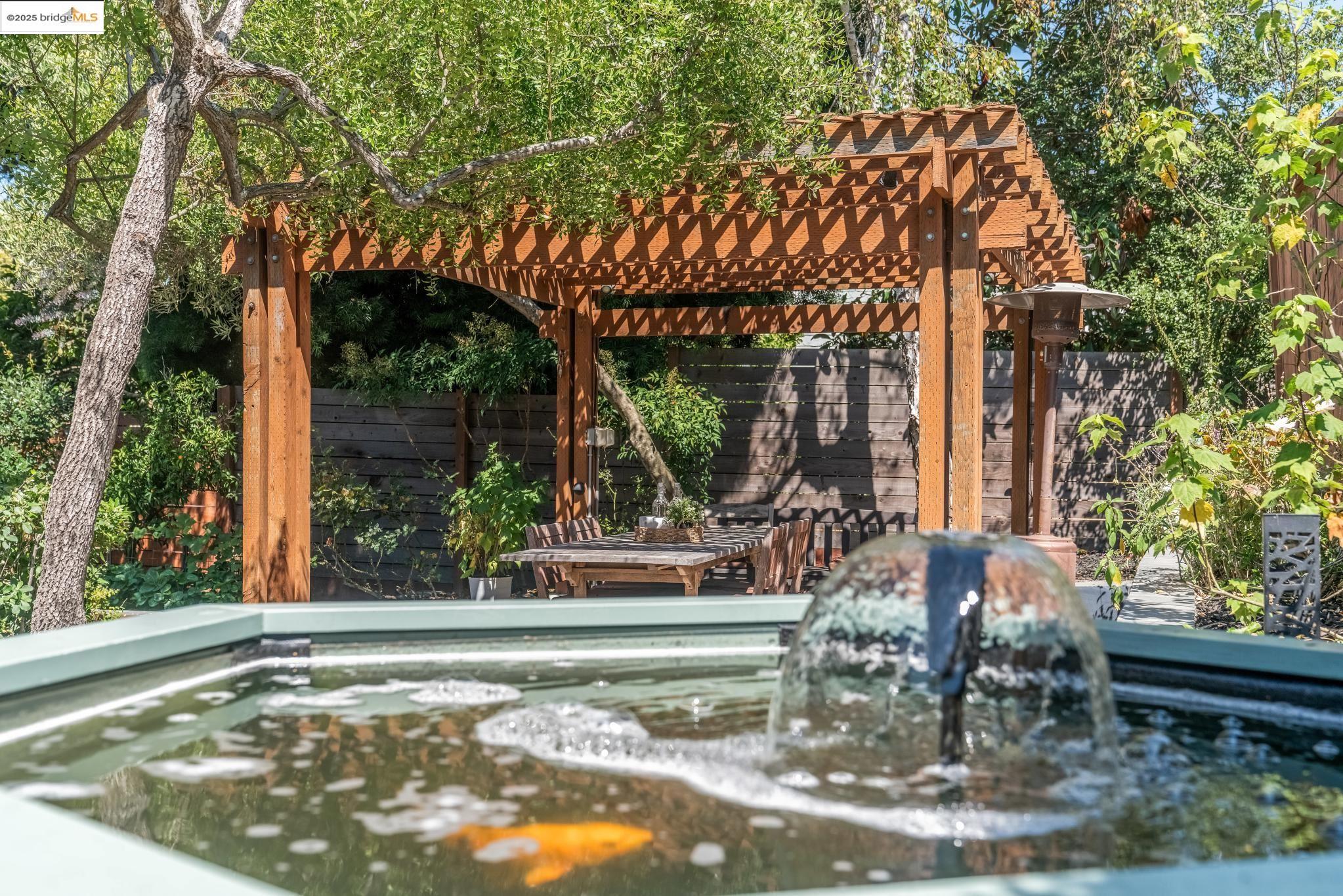 Detail Gallery Image 29 of 60 For 6545 Alta Vista Dr, El Cerrito,  CA 94530 - 2 Beds | 1 Baths