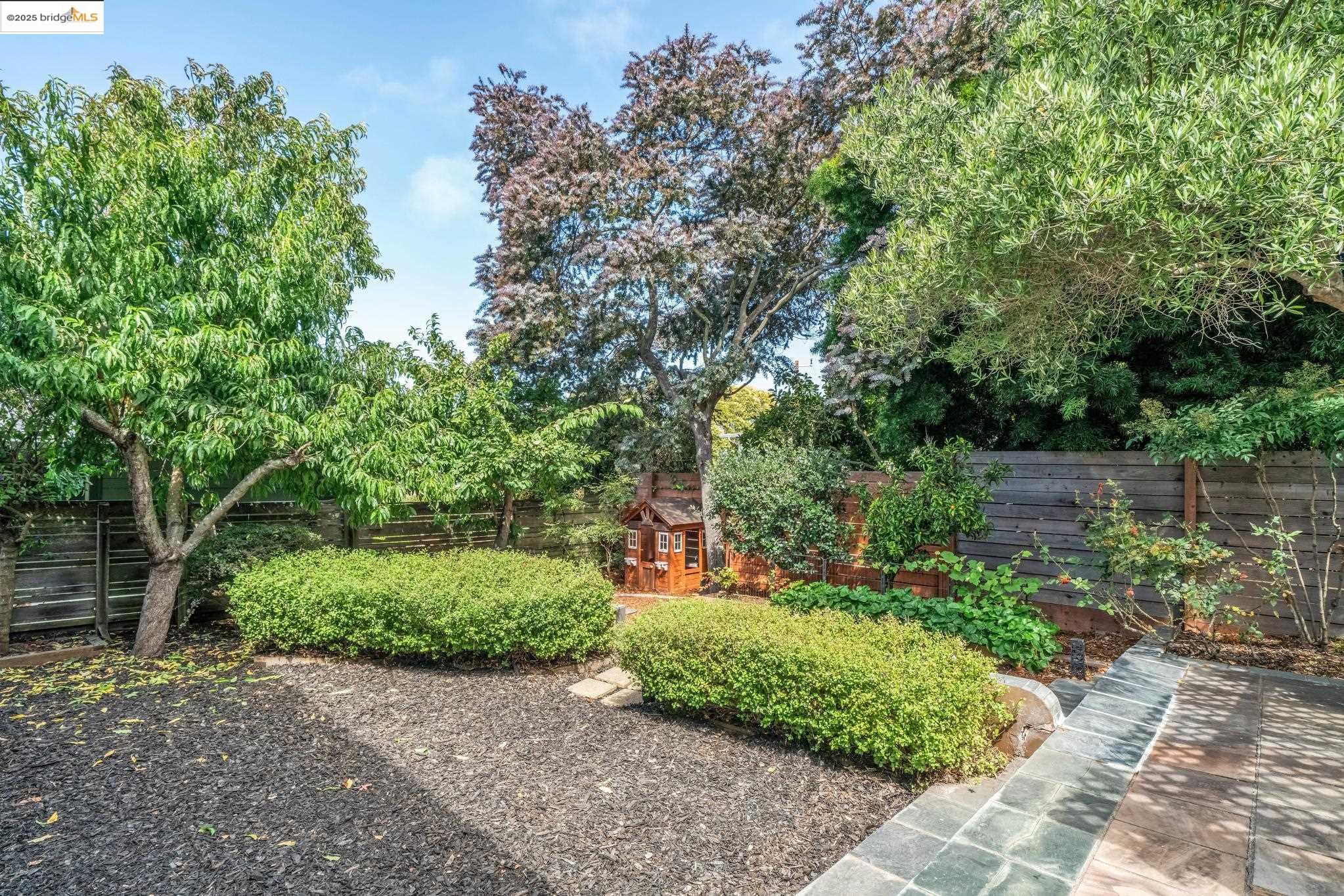 Detail Gallery Image 37 of 60 For 6545 Alta Vista Dr, El Cerrito,  CA 94530 - 2 Beds | 1 Baths