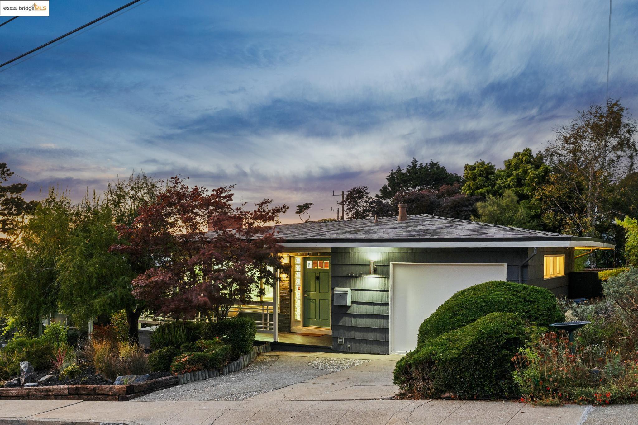Detail Gallery Image 38 of 60 For 6545 Alta Vista Dr, El Cerrito,  CA 94530 - 2 Beds | 1 Baths