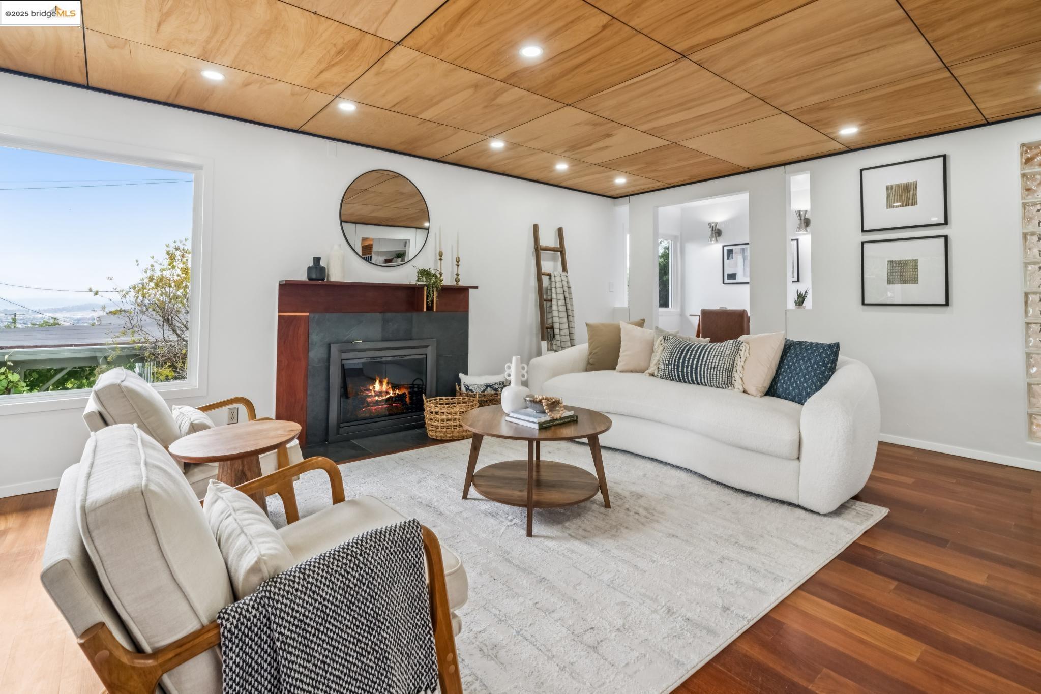 Detail Gallery Image 6 of 60 For 6545 Alta Vista Dr, El Cerrito,  CA 94530 - 2 Beds | 1 Baths
