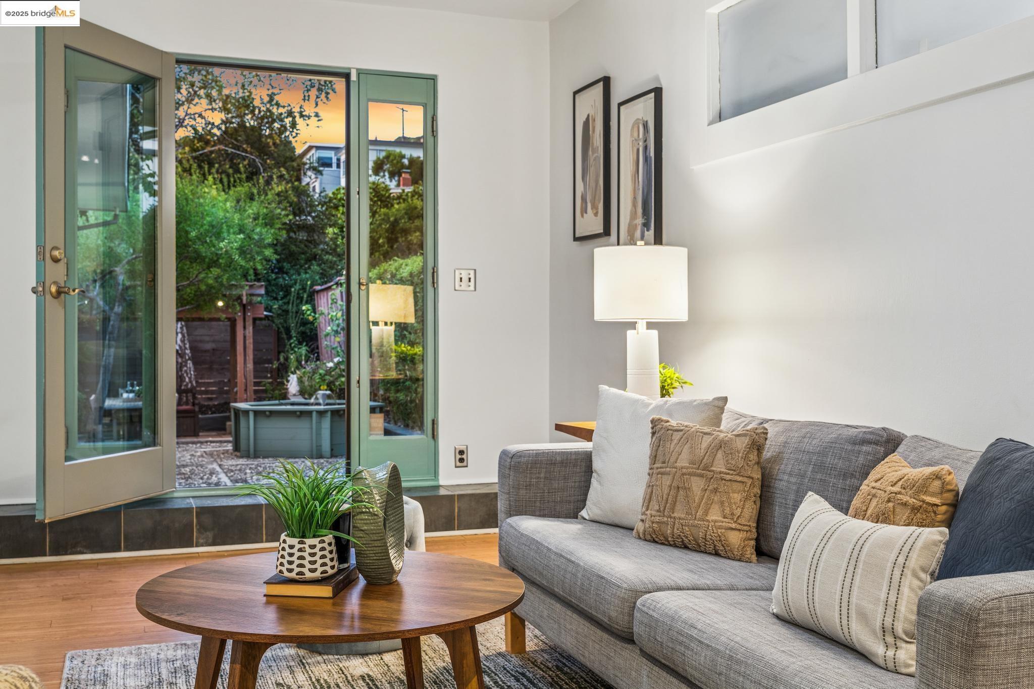 Detail Gallery Image 52 of 60 For 6545 Alta Vista Dr, El Cerrito,  CA 94530 - 2 Beds | 1 Baths