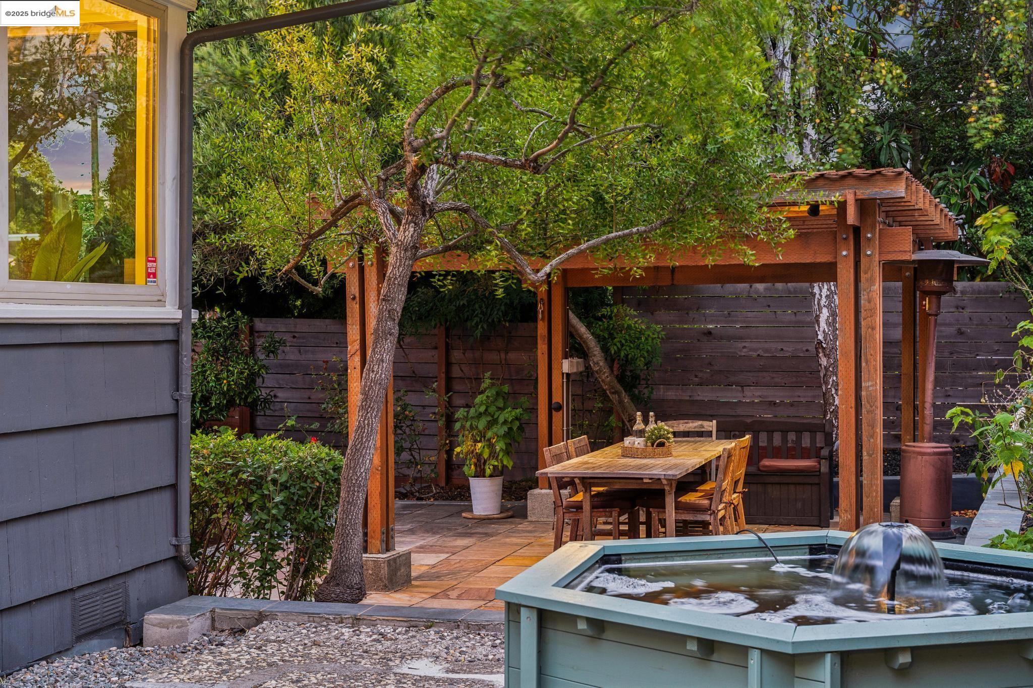 Detail Gallery Image 55 of 60 For 6545 Alta Vista Dr, El Cerrito,  CA 94530 - 2 Beds | 1 Baths