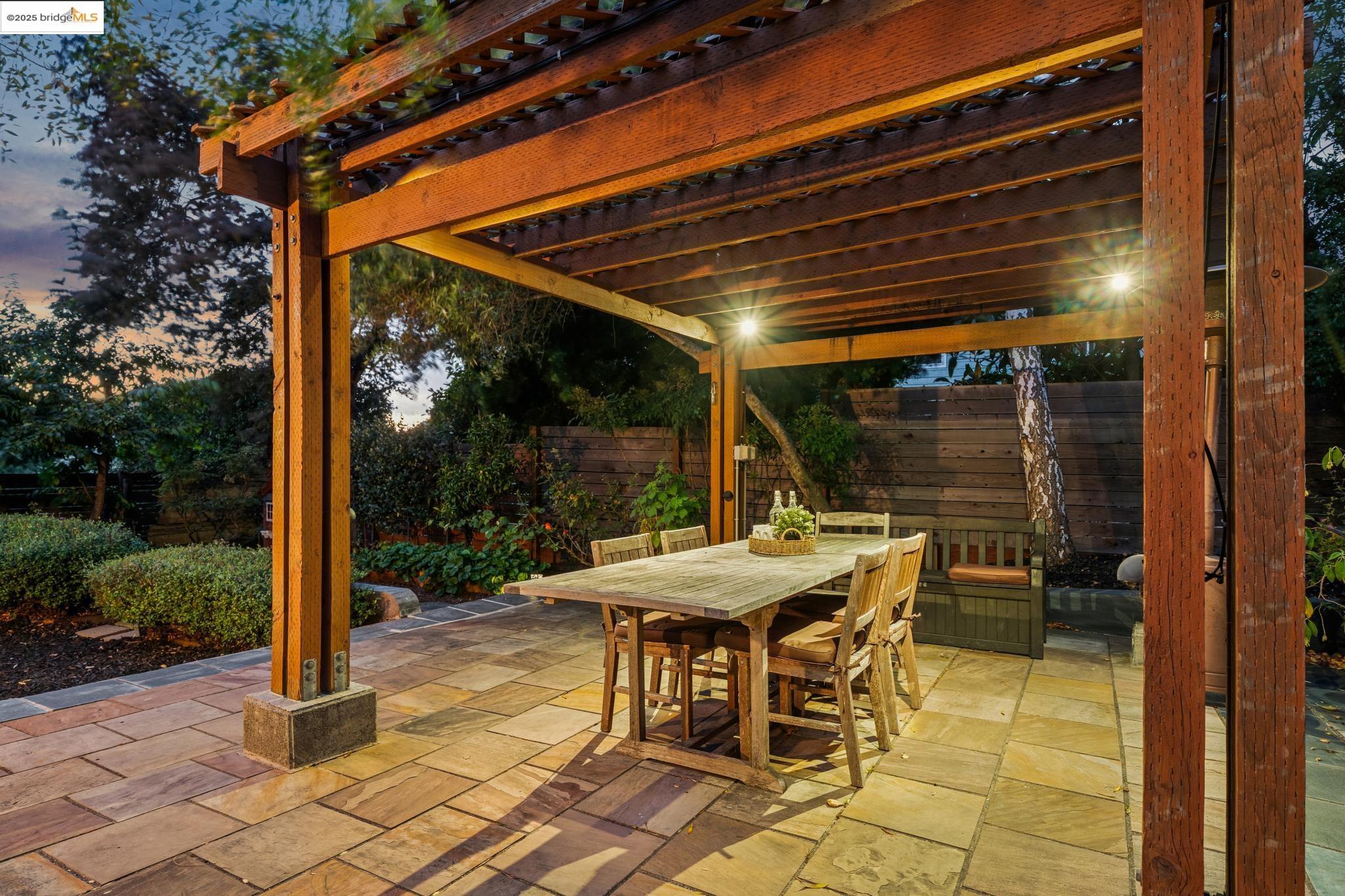 Detail Gallery Image 56 of 60 For 6545 Alta Vista Dr, El Cerrito,  CA 94530 - 2 Beds | 1 Baths