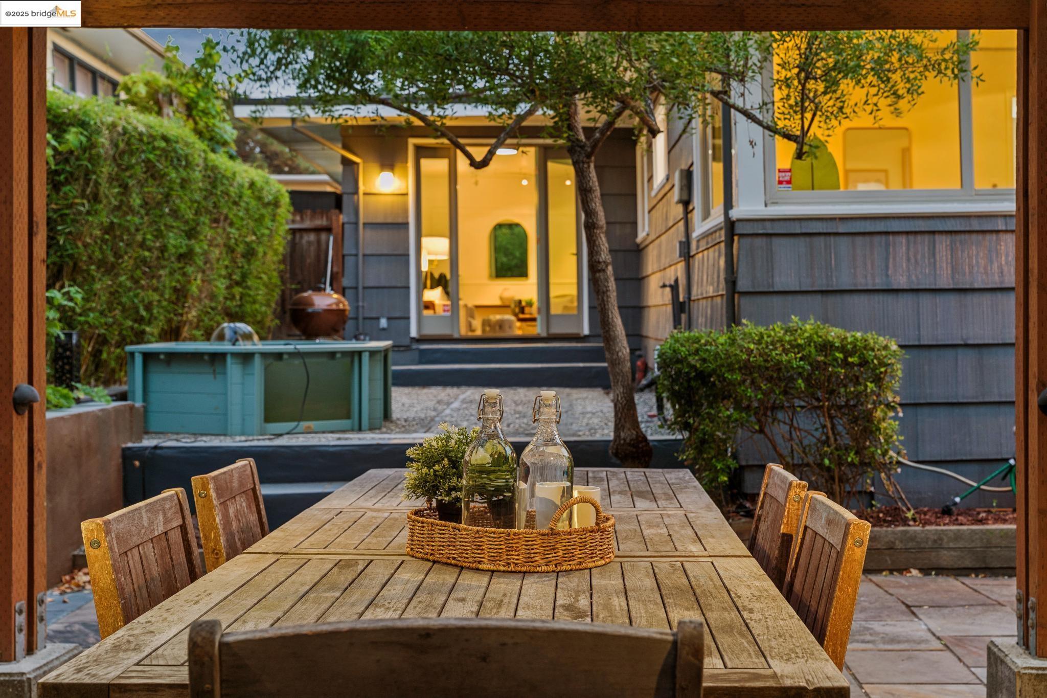 Detail Gallery Image 57 of 60 For 6545 Alta Vista Dr, El Cerrito,  CA 94530 - 2 Beds | 1 Baths