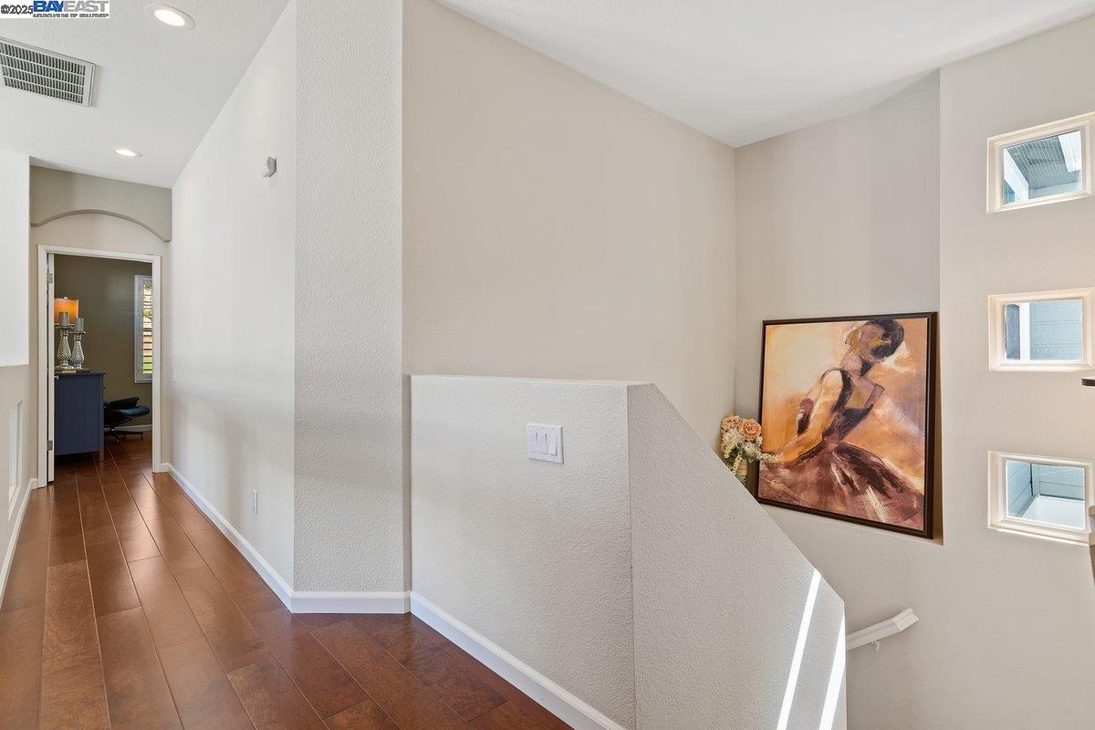 Detail Gallery Image 8 of 32 For 4701 Keller Ridge Dr, Clayton,  CA 94517 - 3 Beds | 2/1 Baths