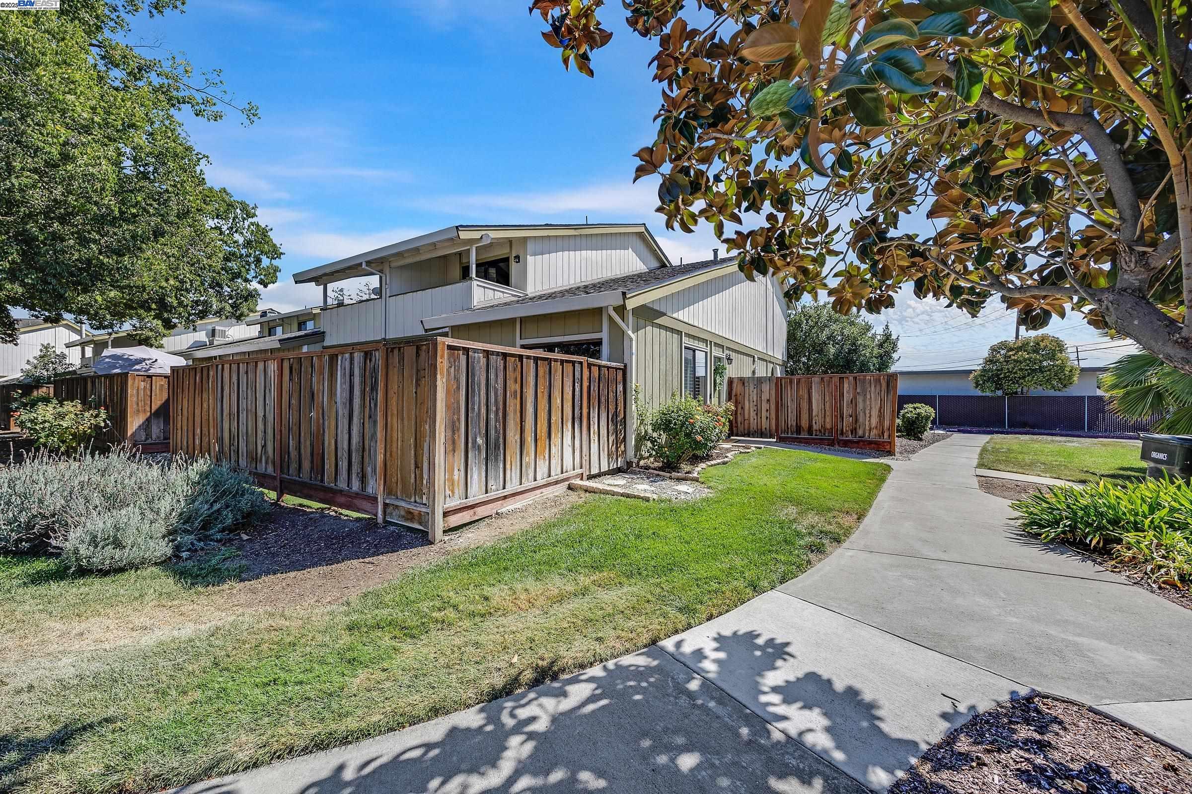 Photo #2: 41109416 Listing 