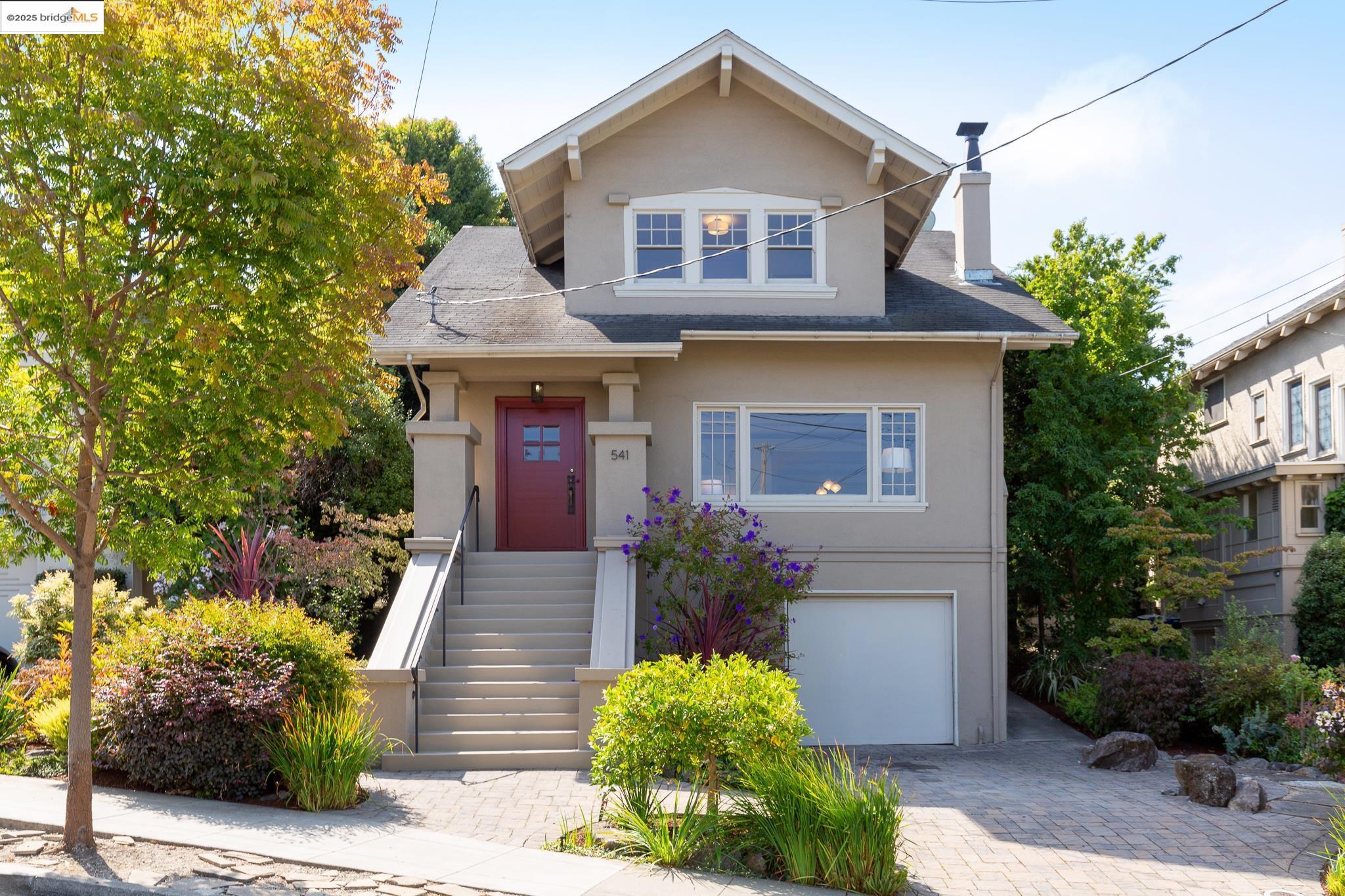 Detail Gallery Image 2 of 56 For 541 Boulevard Way, Piedmont,  CA 94610 - 3 Beds | 2 Baths