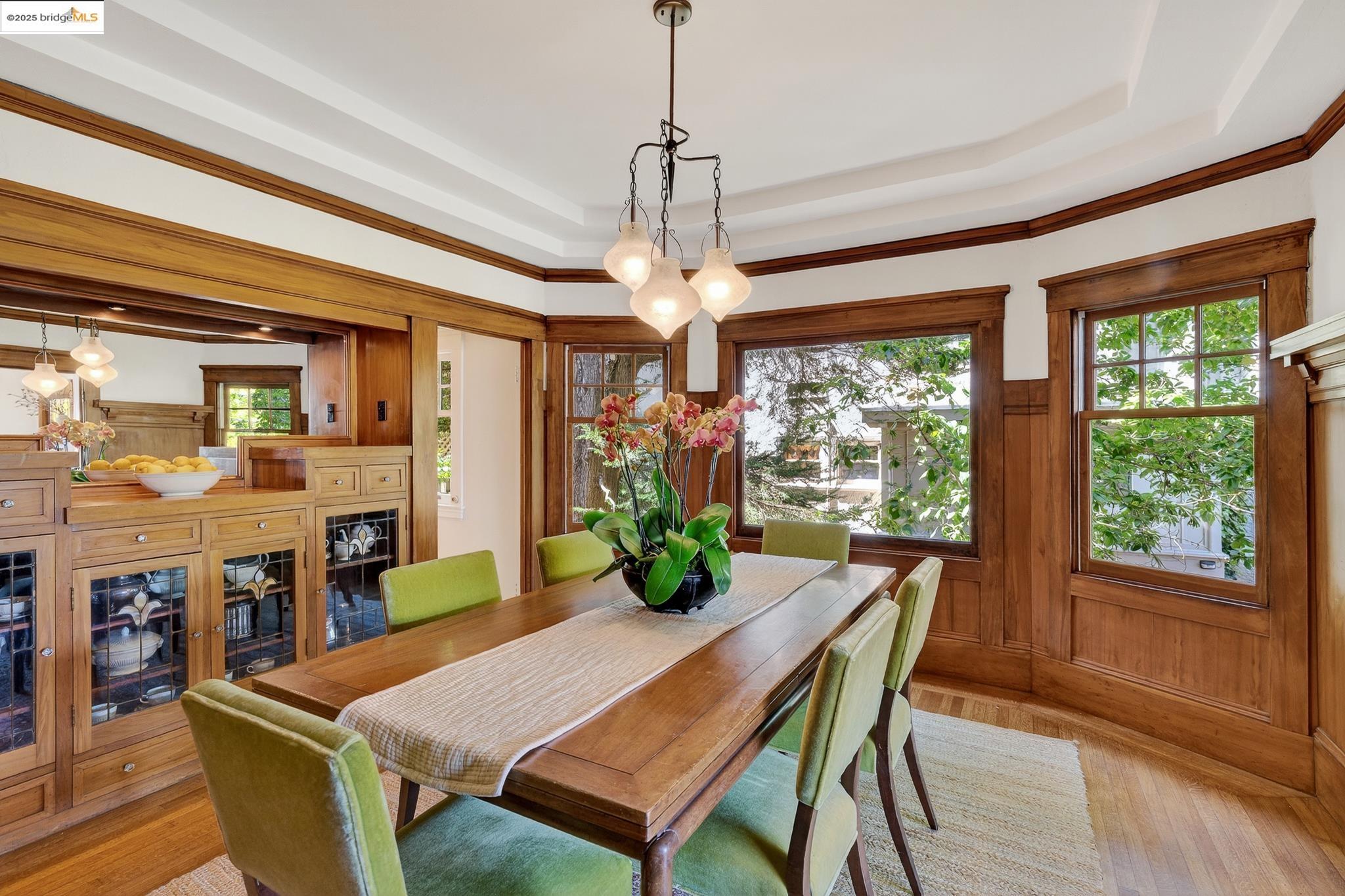 Detail Gallery Image 15 of 56 For 541 Boulevard Way, Piedmont,  CA 94610 - 3 Beds | 2 Baths