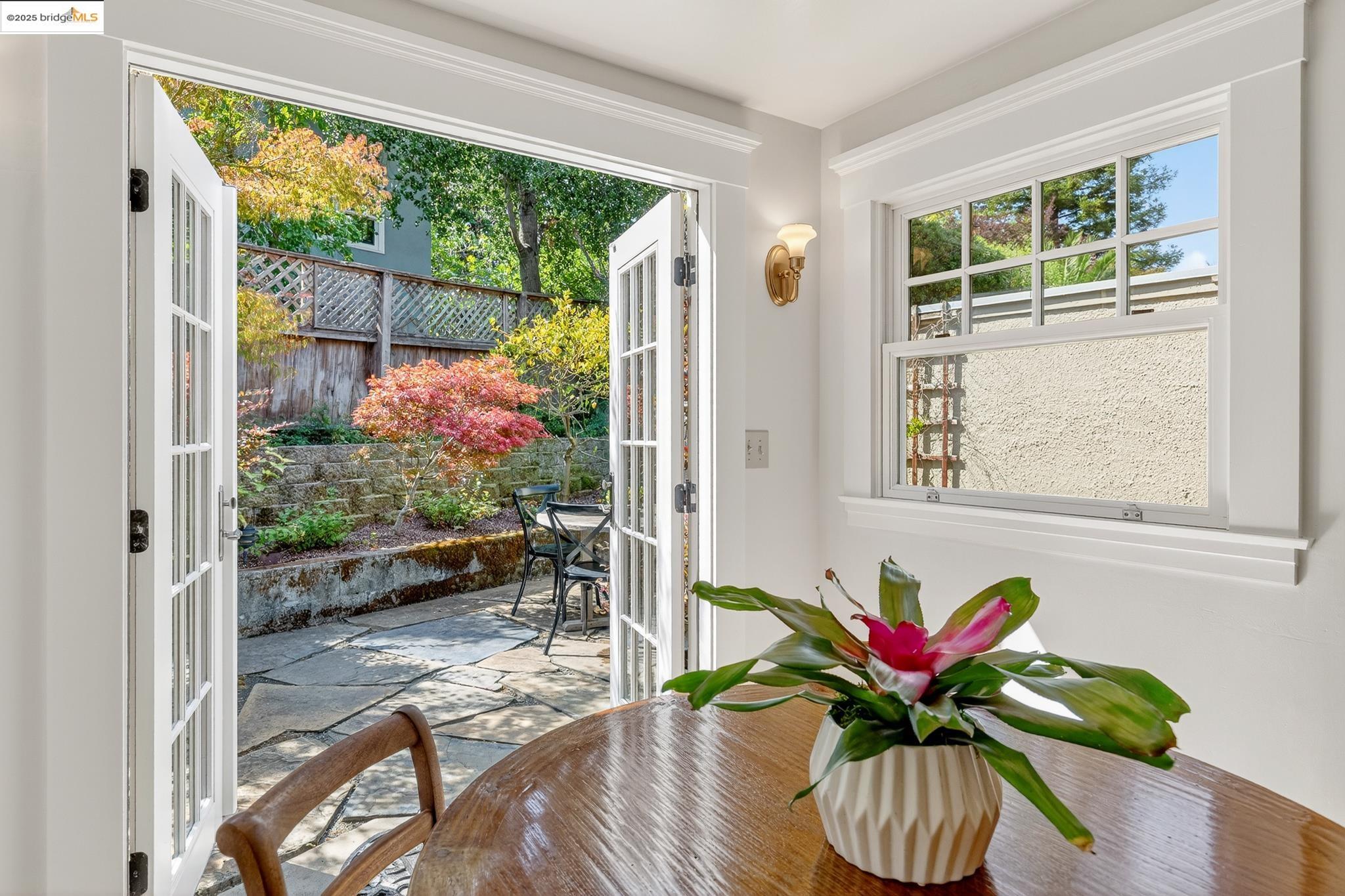 Detail Gallery Image 24 of 56 For 541 Boulevard Way, Piedmont,  CA 94610 - 3 Beds | 2 Baths