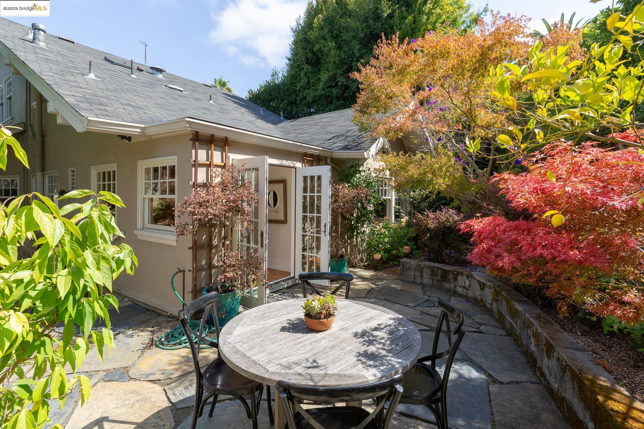 Detail Gallery Image 27 of 56 For 541 Boulevard Way, Piedmont,  CA 94610 - 3 Beds | 2 Baths