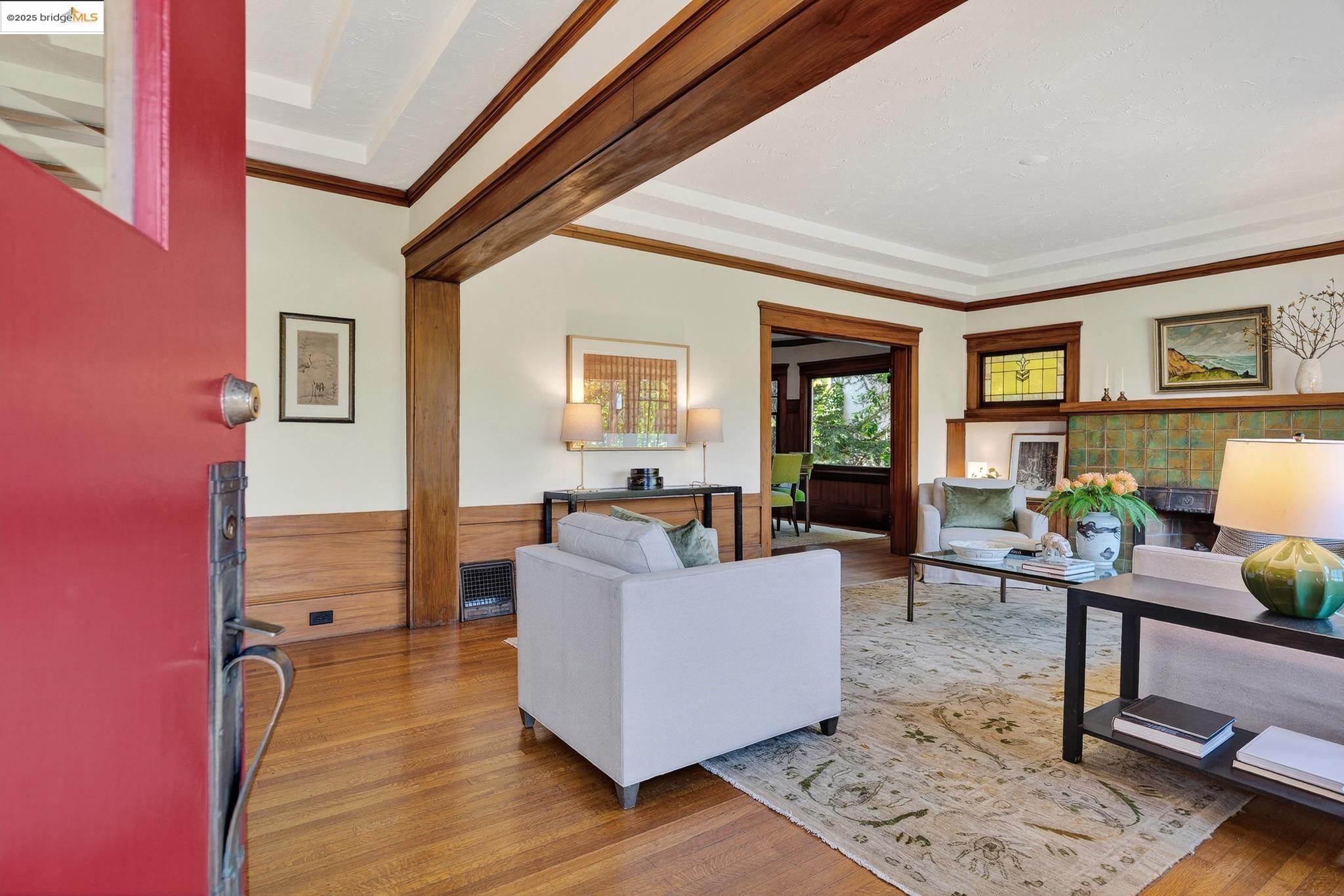 Detail Gallery Image 4 of 56 For 541 Boulevard Way, Piedmont,  CA 94610 - 3 Beds | 2 Baths