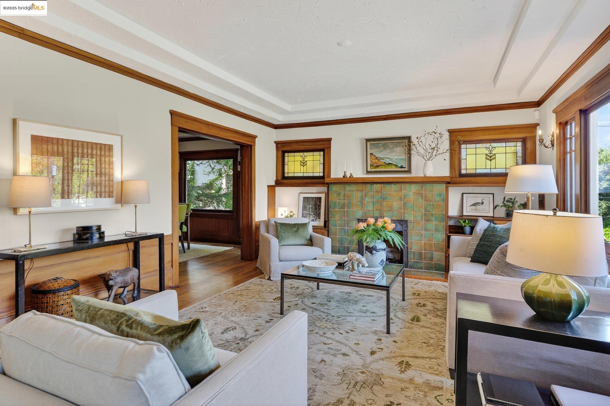 Detail Gallery Image 6 of 56 For 541 Boulevard Way, Piedmont,  CA 94610 - 3 Beds | 2 Baths