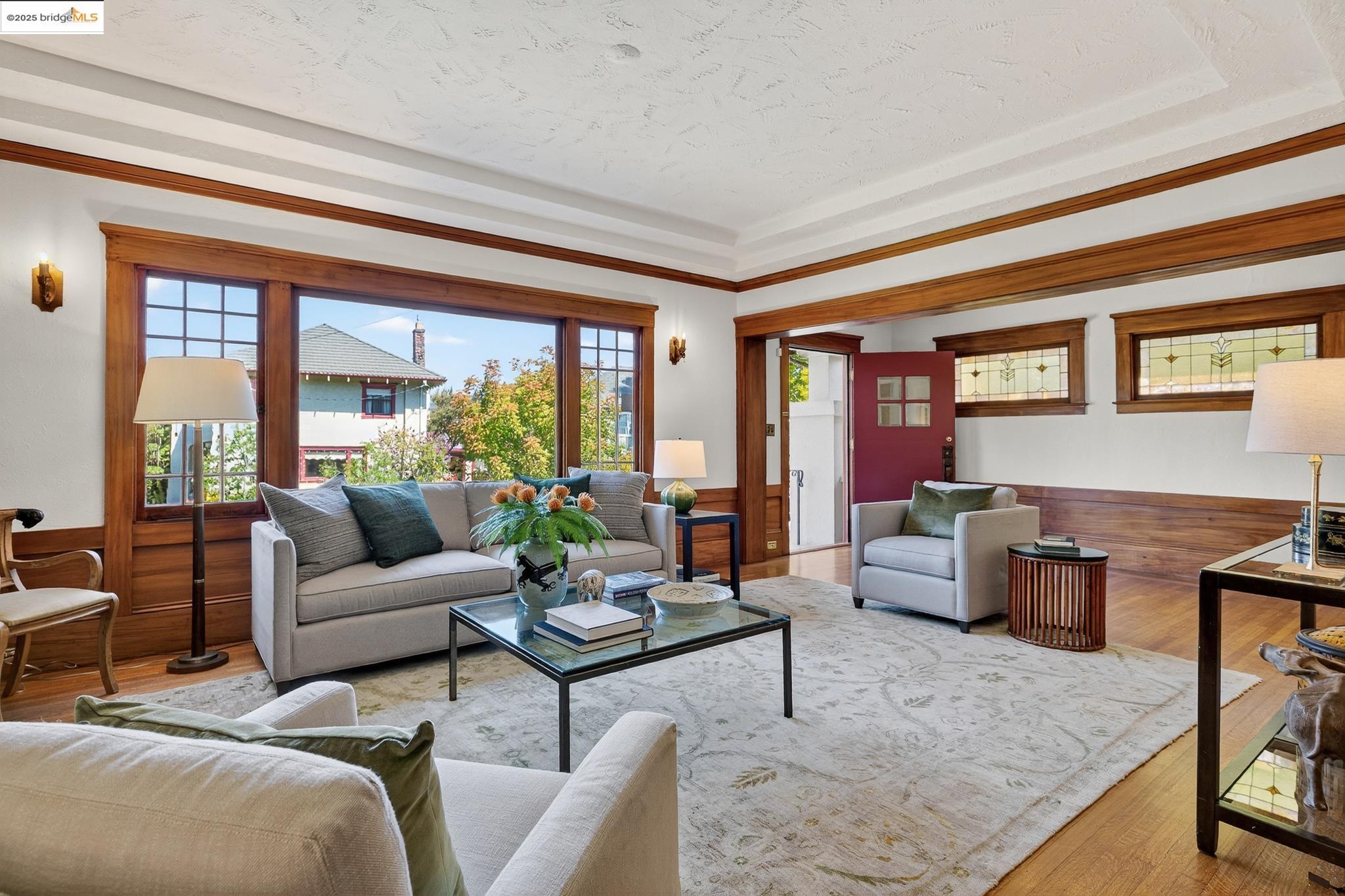 Detail Gallery Image 7 of 56 For 541 Boulevard Way, Piedmont,  CA 94610 - 3 Beds | 2 Baths