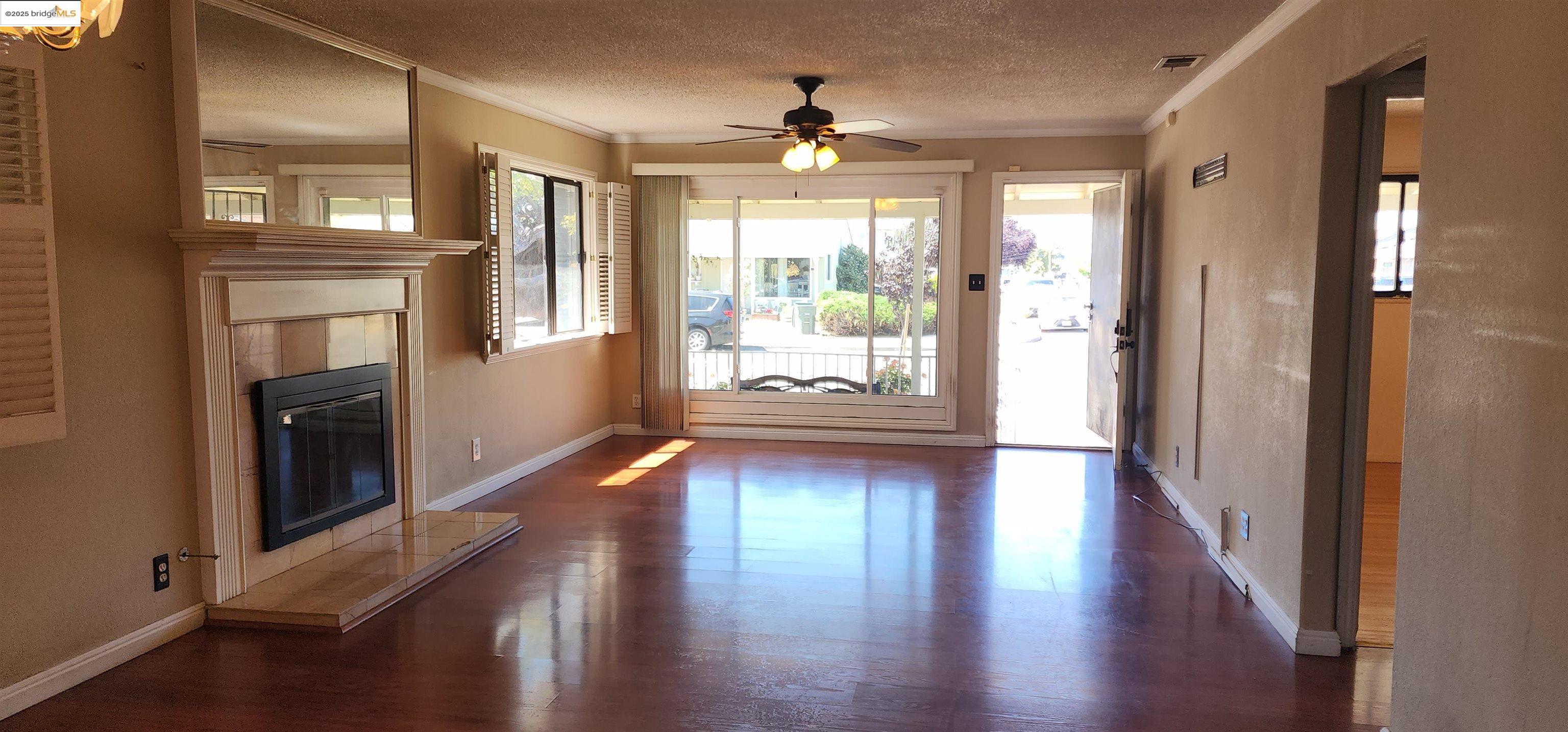 Detail Gallery Image 2 of 20 For 3672 Del Monte Way, San Leandro,  CA 94578 - 3 Beds | 2 Baths