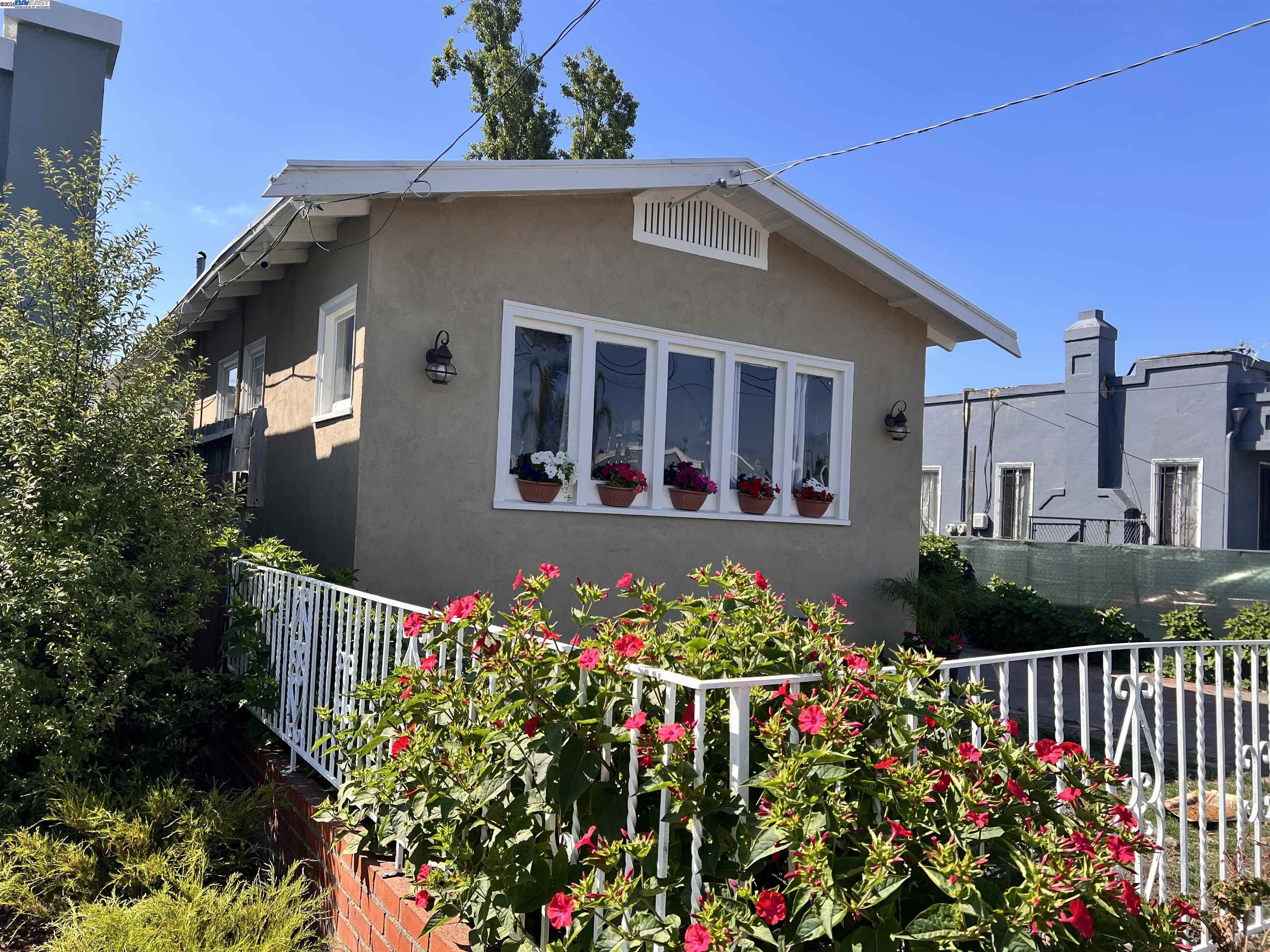 Detail Gallery Image 1 of 3 For 68th Ave, Oakland,  CA 94605 - 2 Beds | 2 Baths