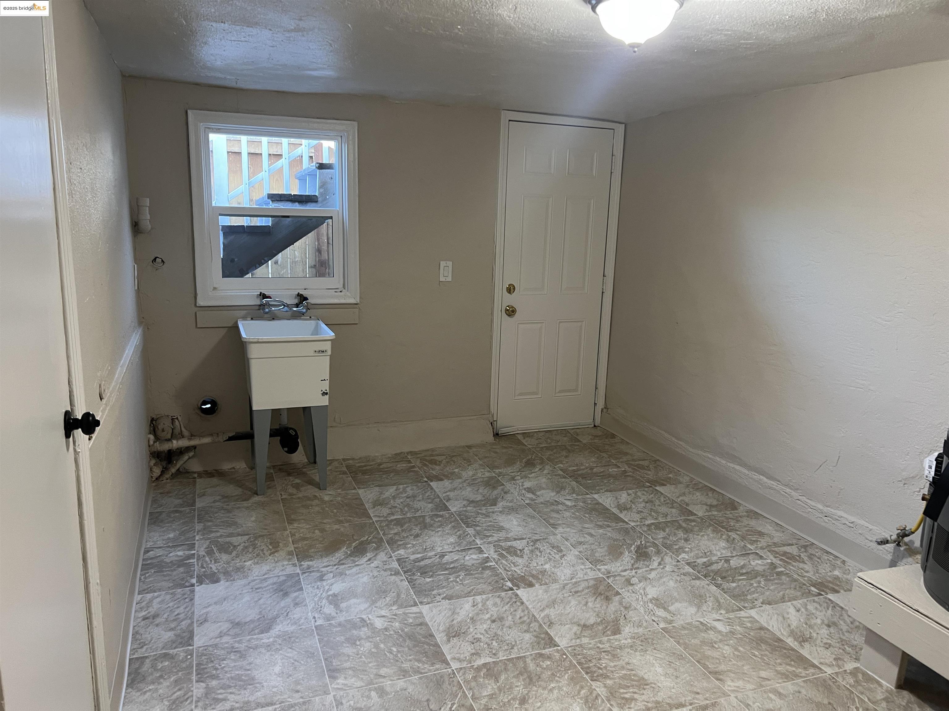Detail Gallery Image 21 of 24 For 449-451 E 9th St, Pittsburg,  CA 94565 - – Beds | – Baths
