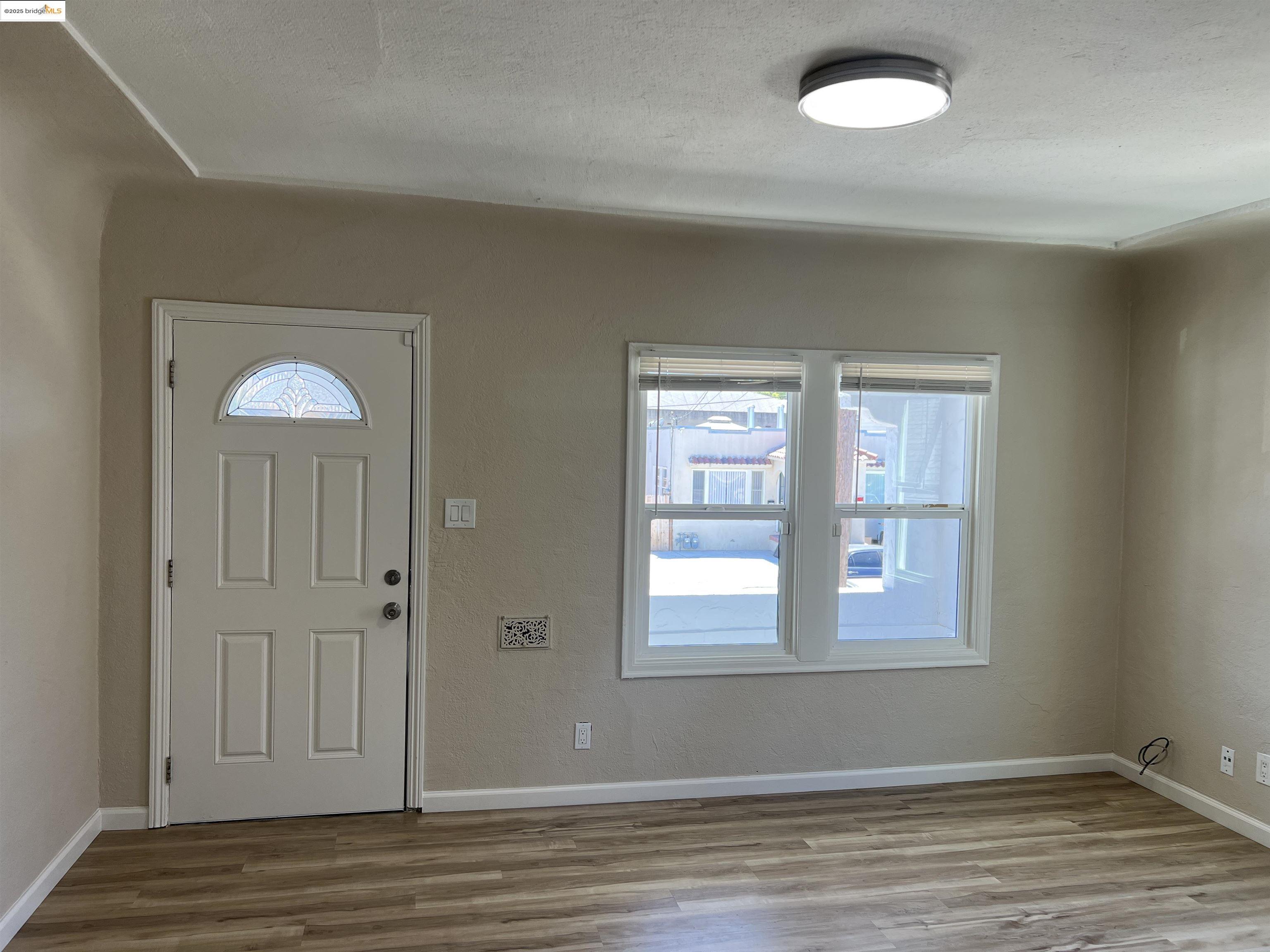 Detail Gallery Image 8 of 24 For 449-451 E 9th St, Pittsburg,  CA 94565 - – Beds | – Baths