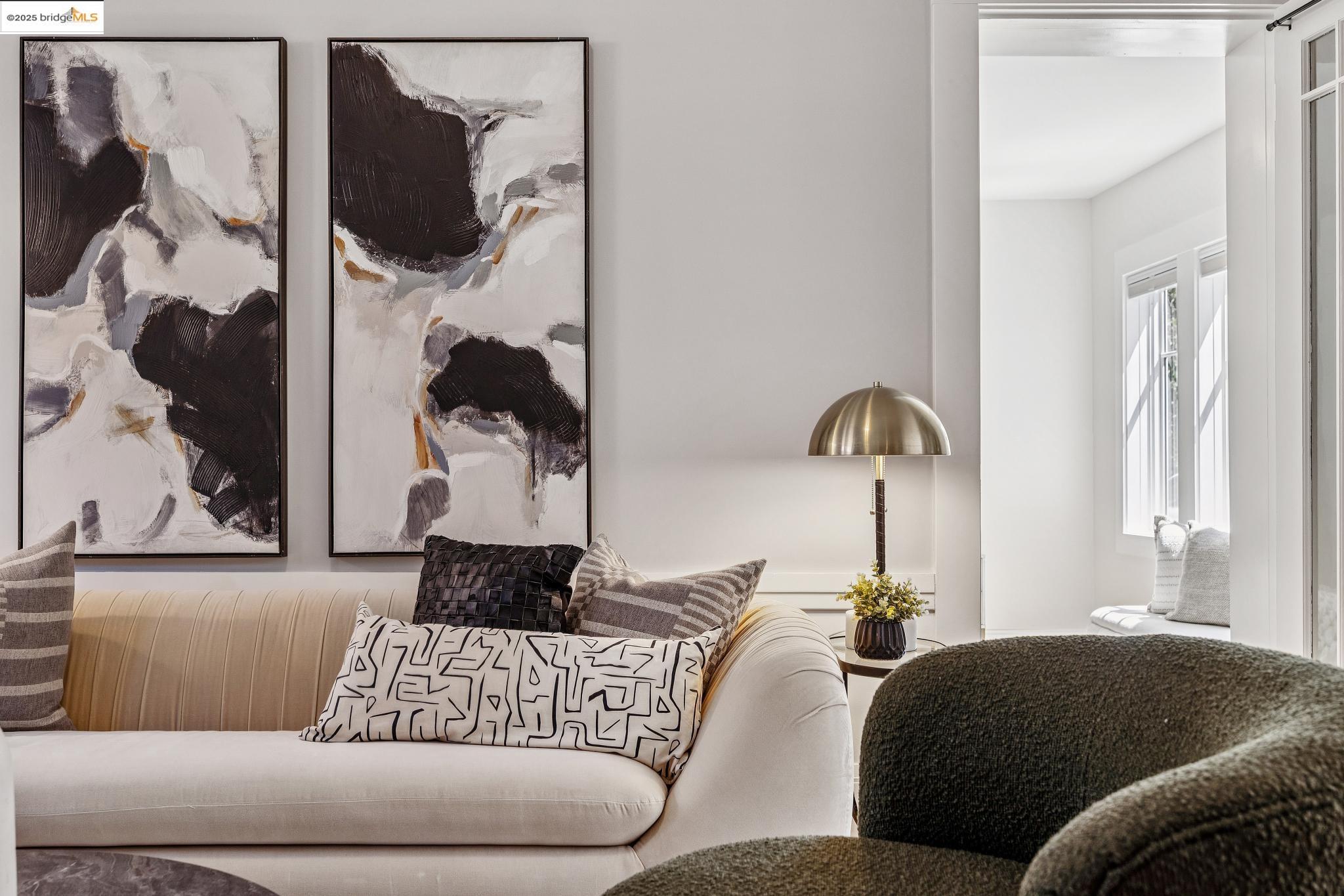 Detail Gallery Image 11 of 38 For 6426 Benvenue Ave #3,  Oakland,  CA 94618 - 2 Beds | 2 Baths