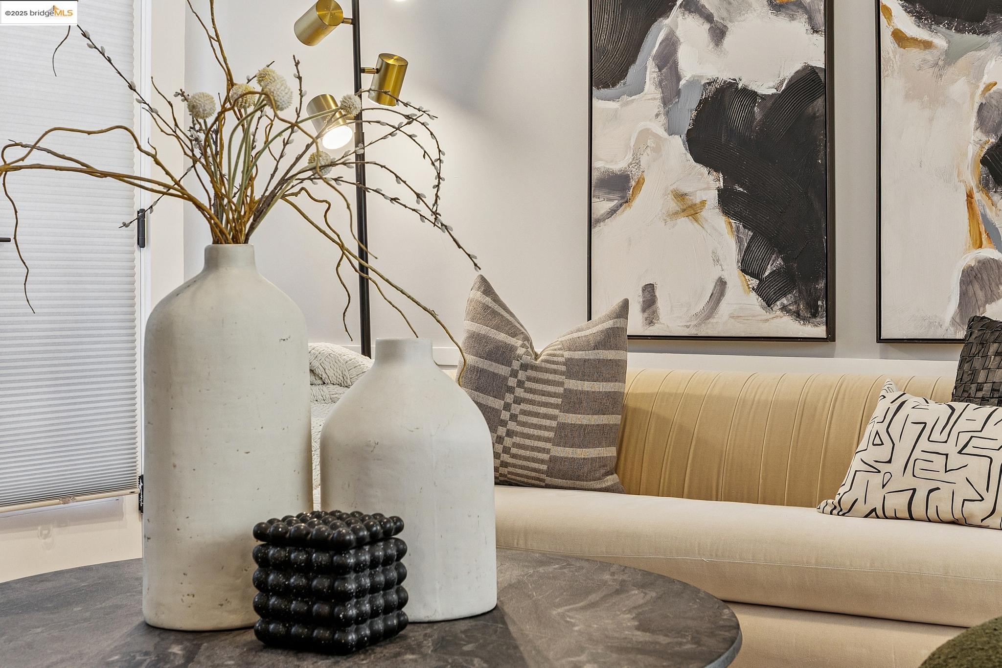 Detail Gallery Image 12 of 38 For 6426 Benvenue Ave #3,  Oakland,  CA 94618 - 2 Beds | 2 Baths