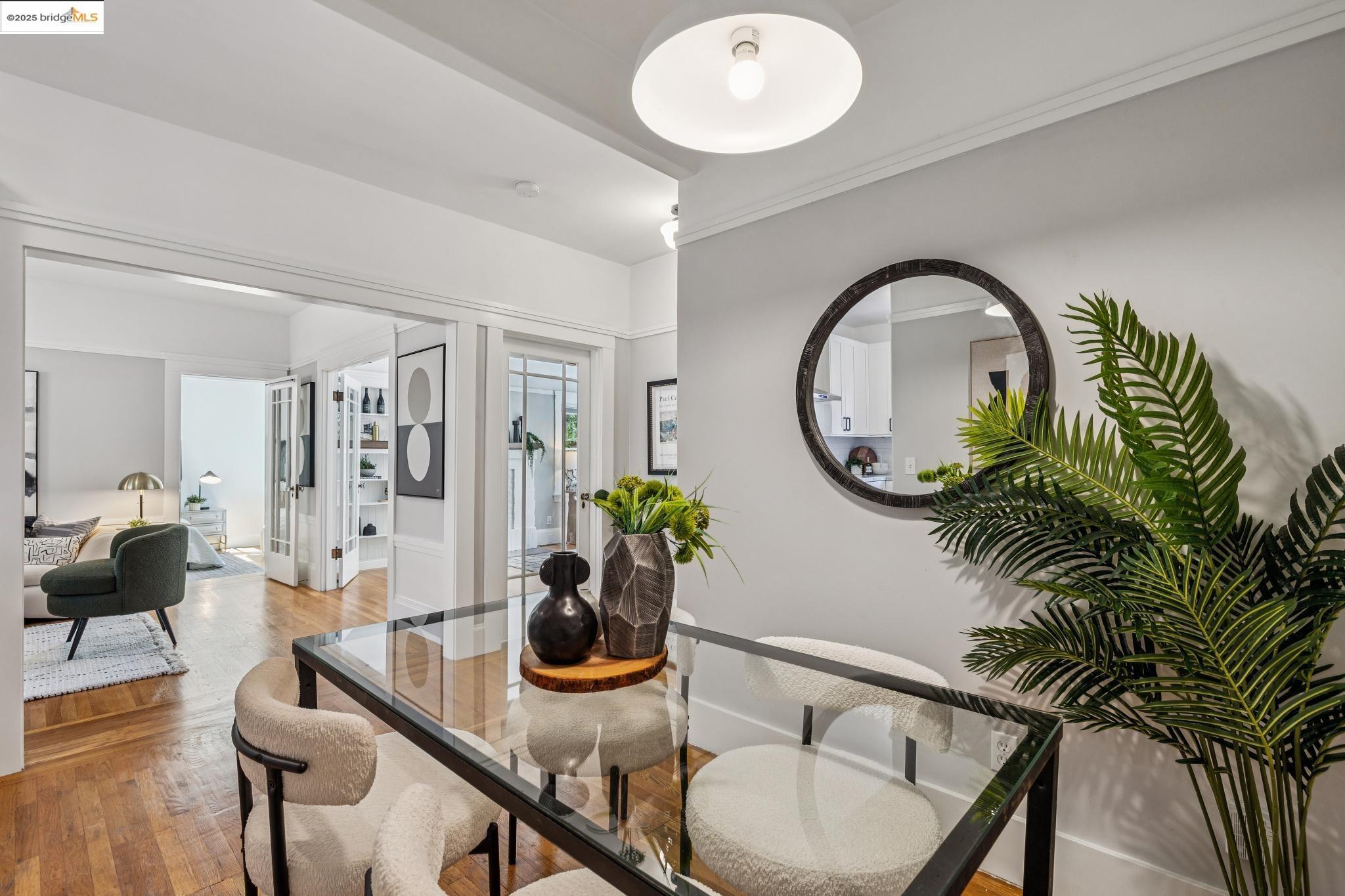 Detail Gallery Image 15 of 38 For 6426 Benvenue Ave #3,  Oakland,  CA 94618 - 2 Beds | 2 Baths