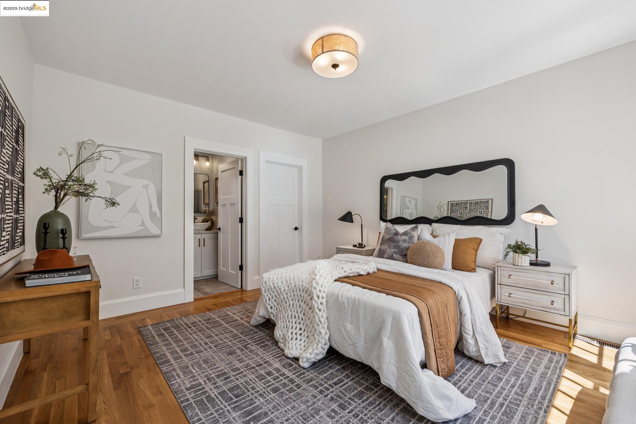 Detail Gallery Image 26 of 38 For 6426 Benvenue Ave #3,  Oakland,  CA 94618 - 2 Beds | 2 Baths