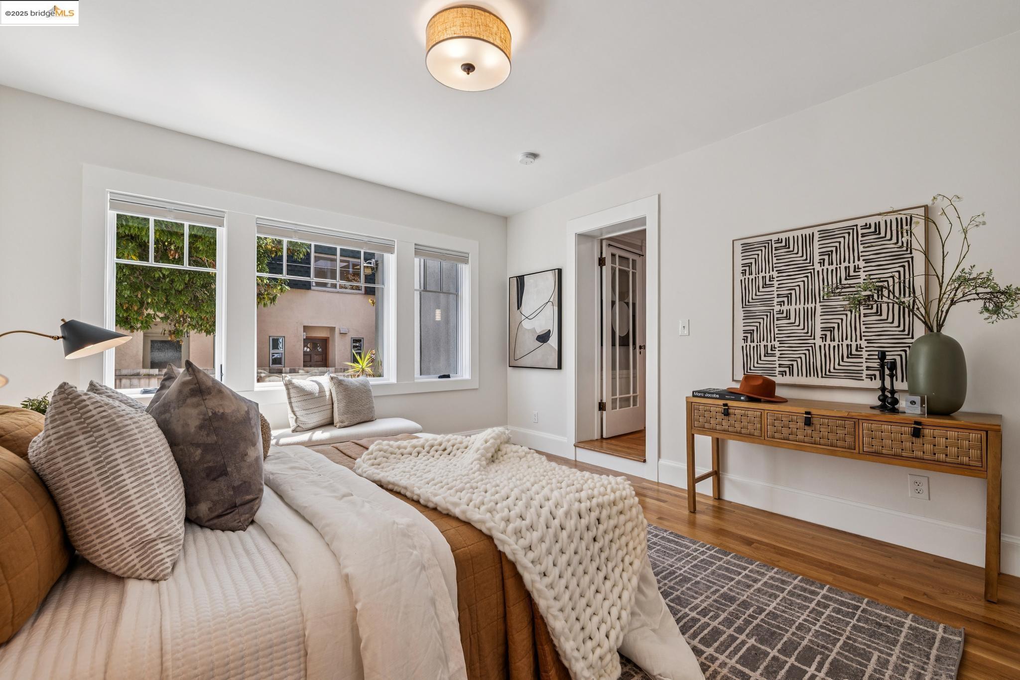 Detail Gallery Image 29 of 38 For 6426 Benvenue Ave #3,  Oakland,  CA 94618 - 2 Beds | 2 Baths