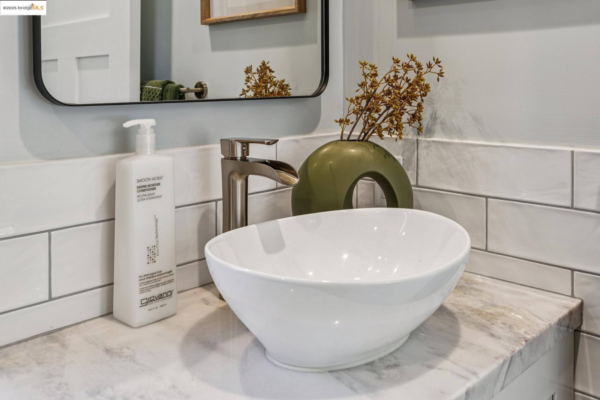 Detail Gallery Image 32 of 38 For 6426 Benvenue Ave #3,  Oakland,  CA 94618 - 2 Beds | 2 Baths